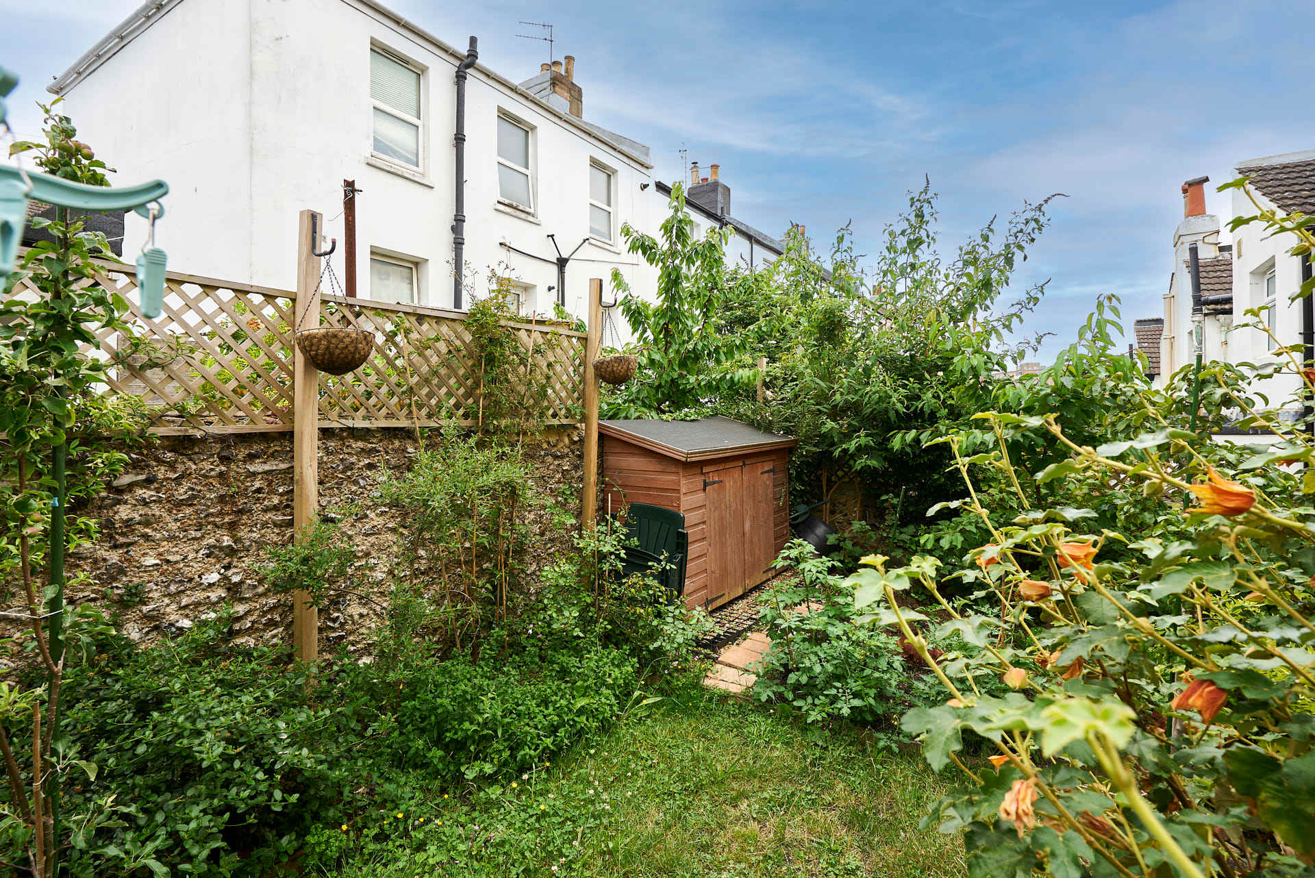 Yellow House – photo 25