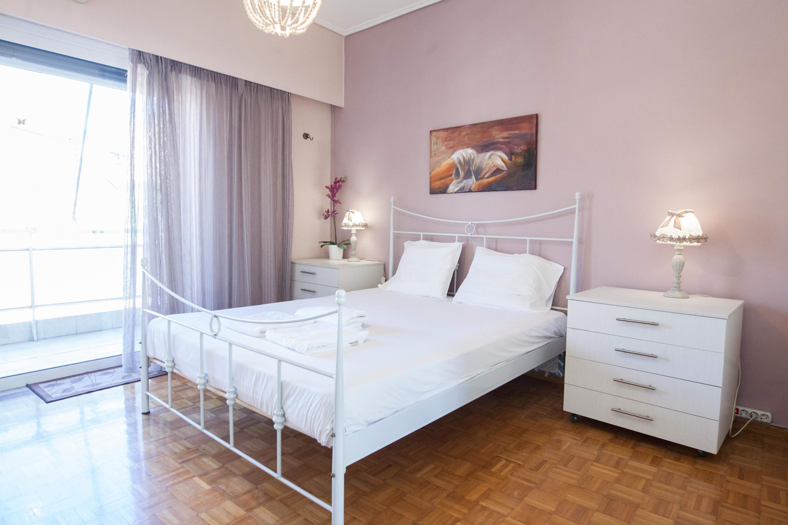 Elegant 2 Bd Apt with Balcony in Korydallos Square — holiday rental in Athens