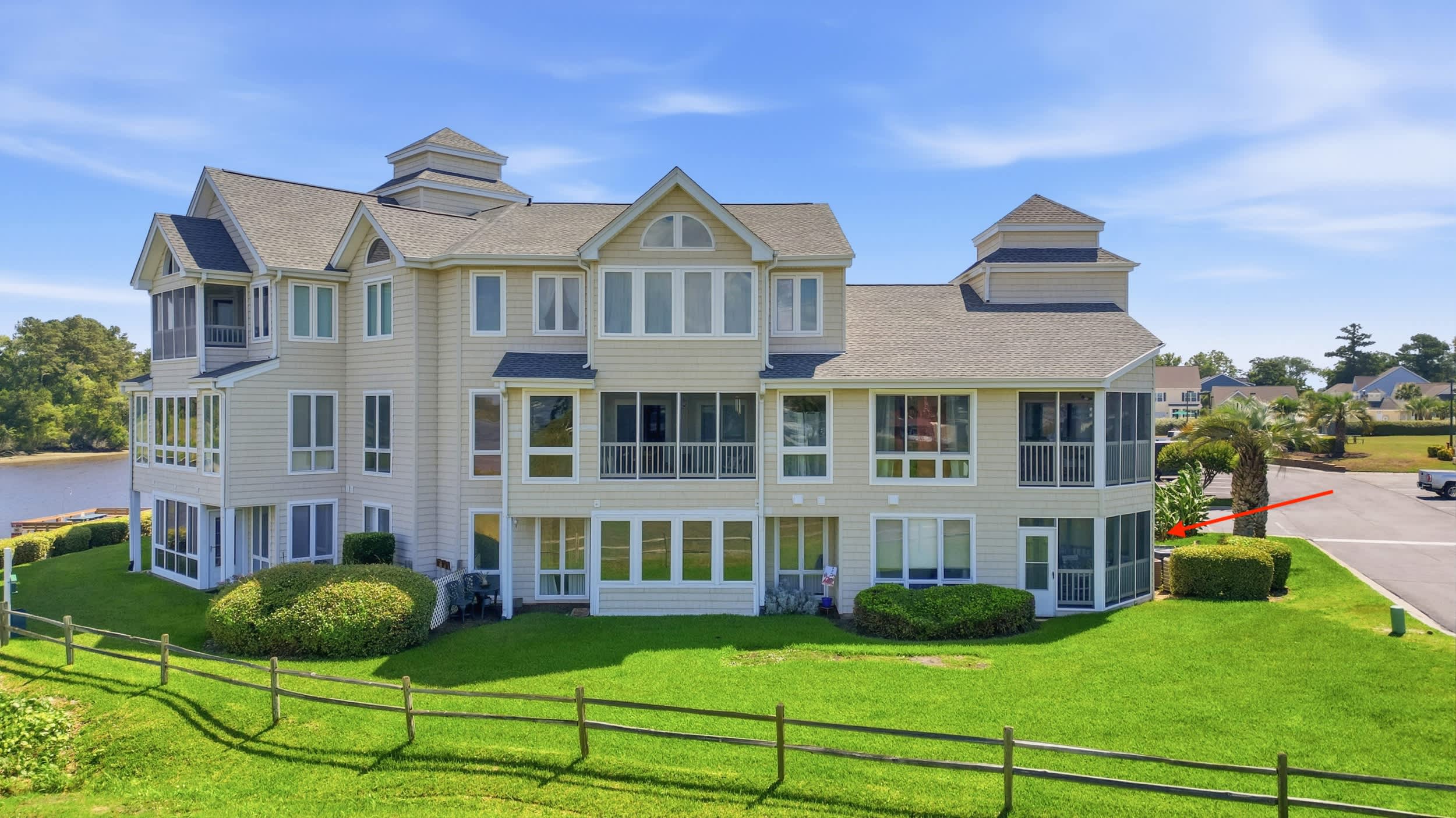 Saltwater Serenity Ground Floor Home Near Waterway