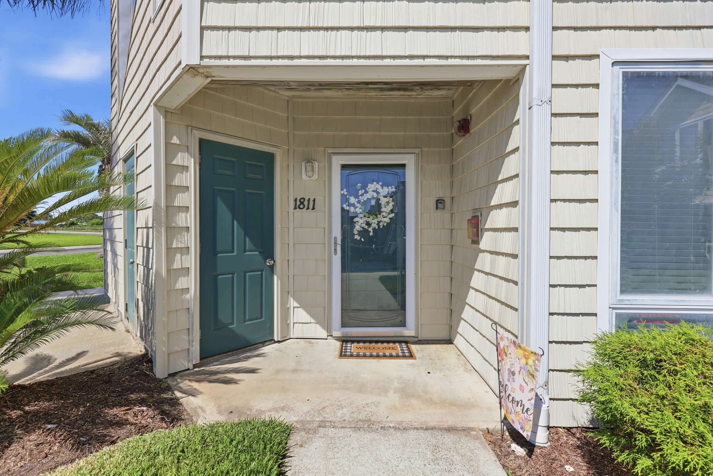 Saltwater Serenity Ground Floor Home Near Waterway