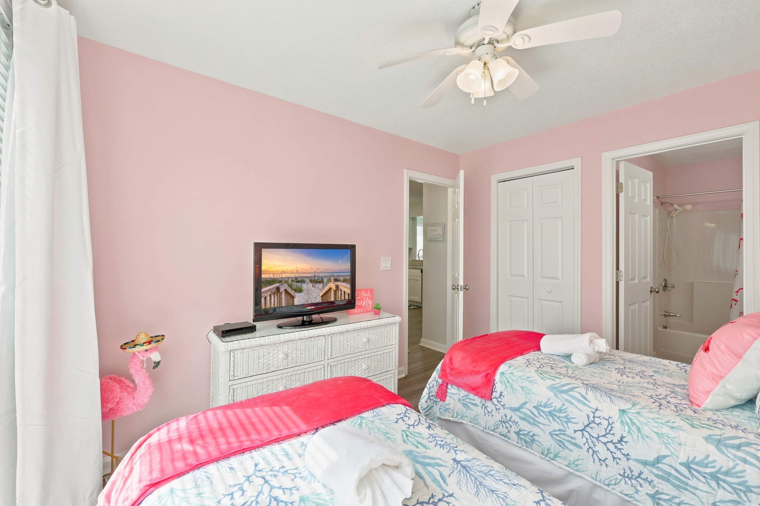 Saltwater Serenity Ground Floor Home Near Waterway
