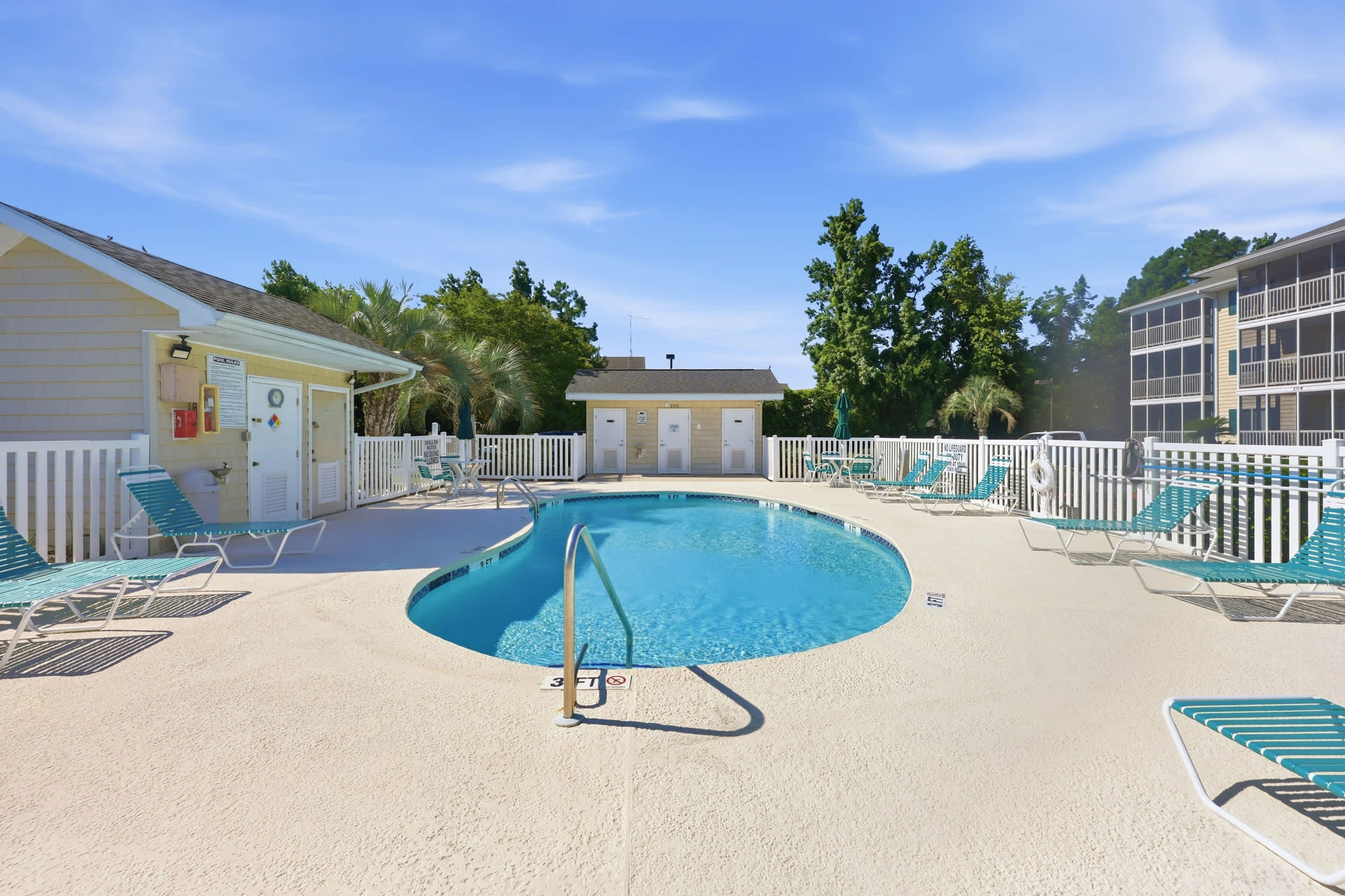 Saltwater Serenity Ground Floor Home Near Waterway