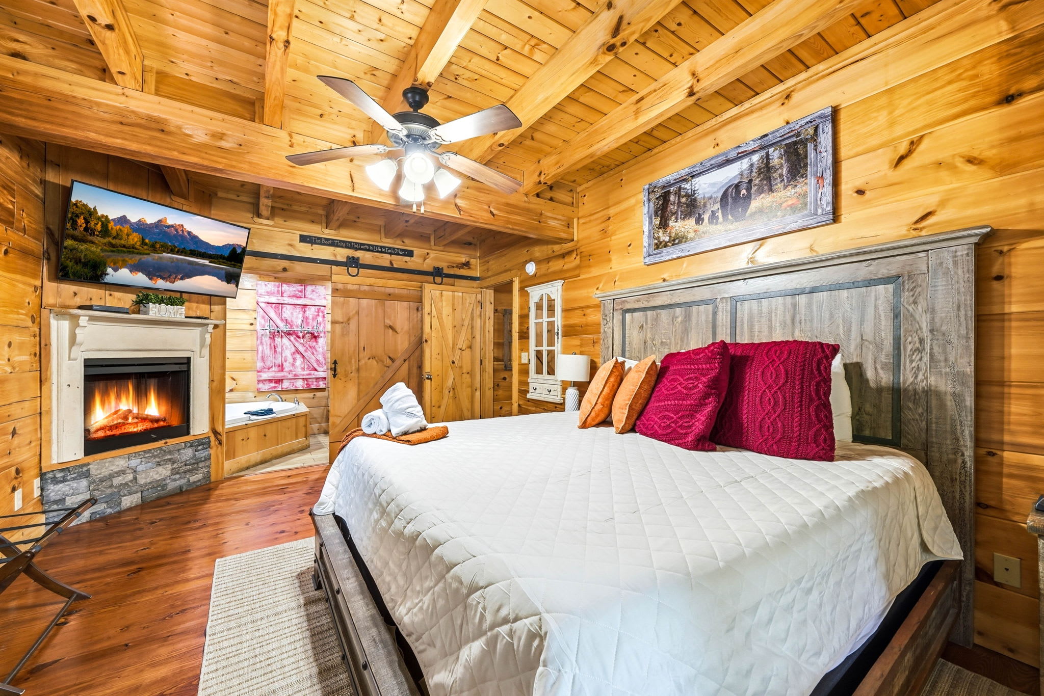 Relaxing Cabin-Hot Tub-Game Room-Large outdoors
