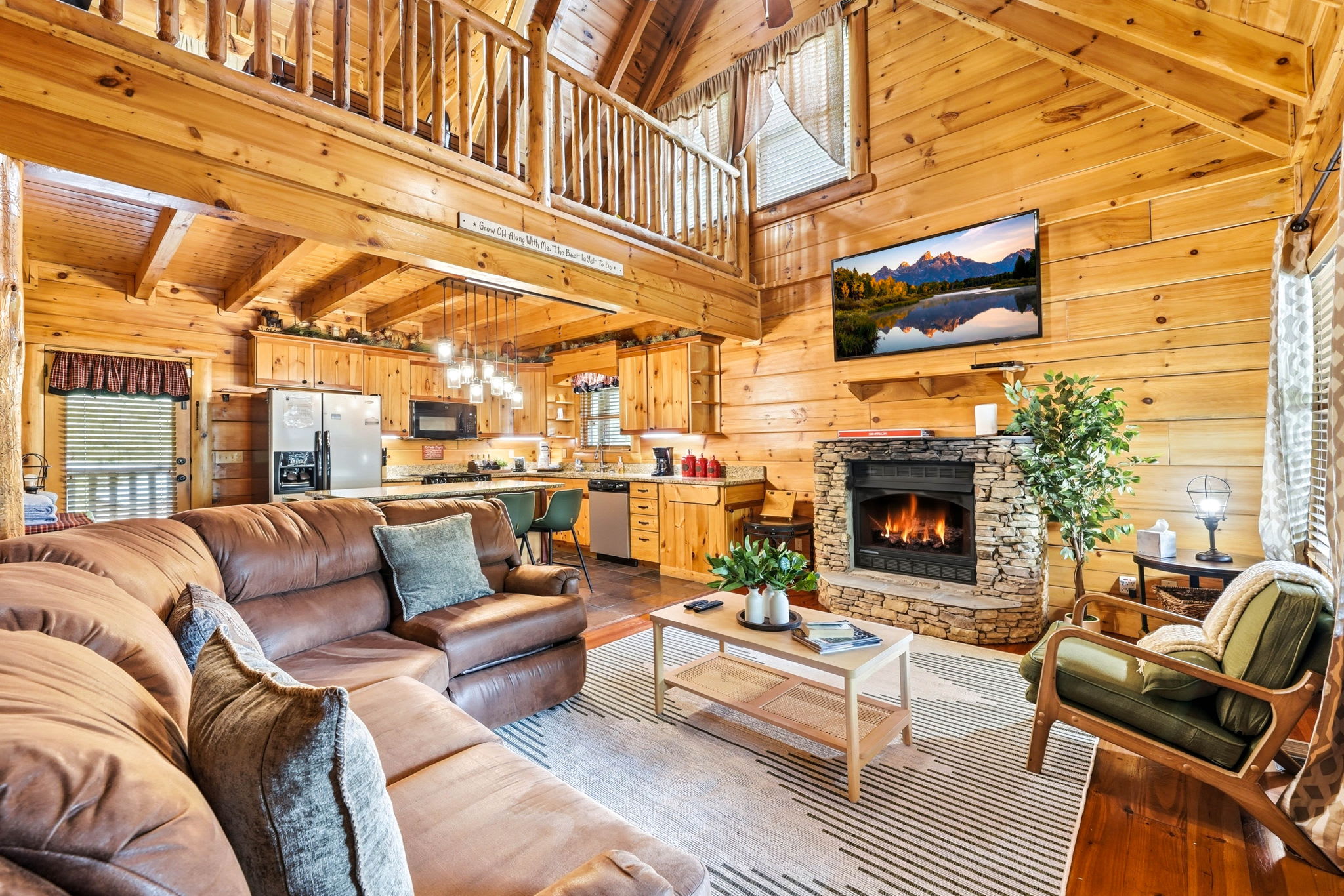 Relaxing Cabin-Hot Tub-Game Room-Large outdoors
