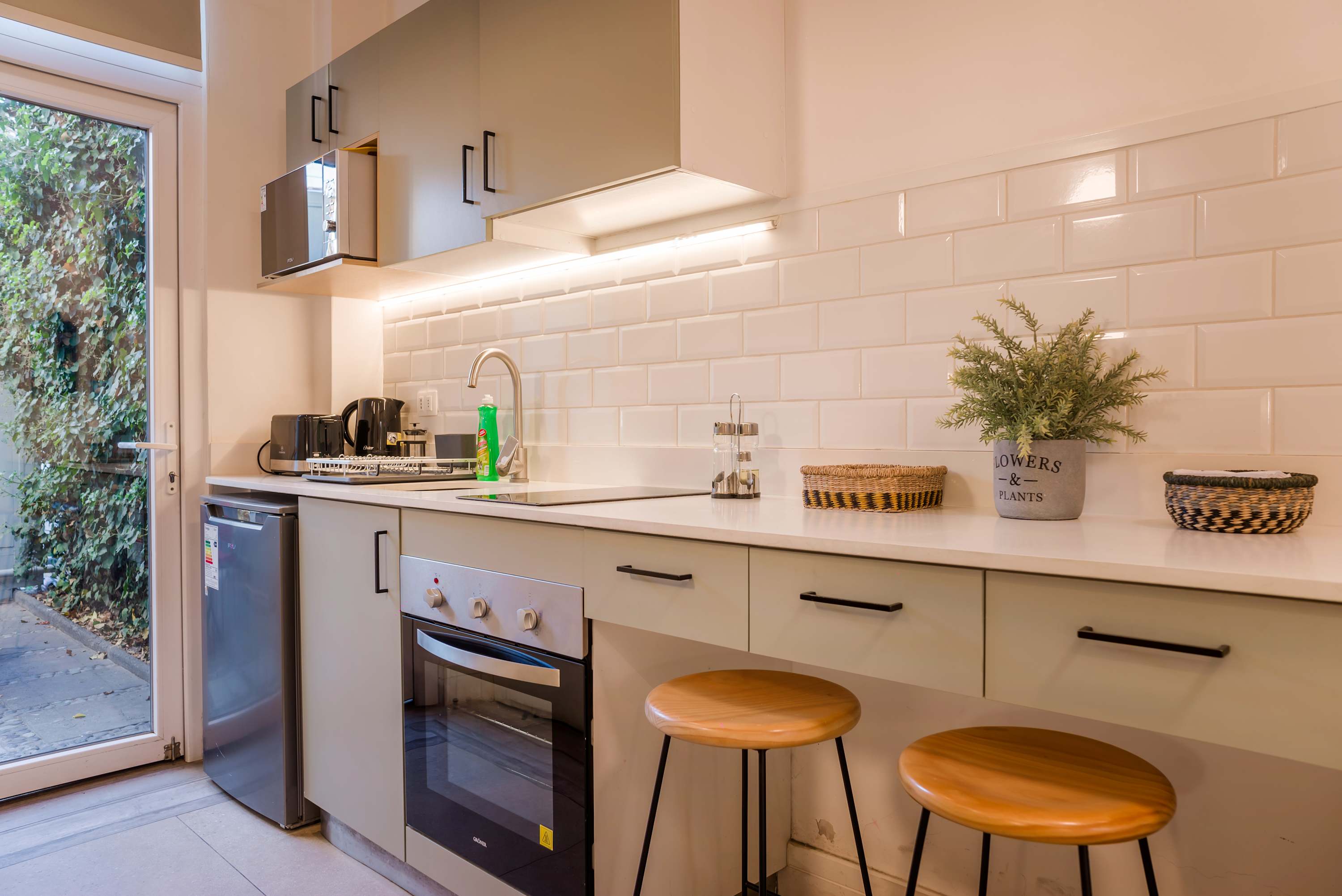 Stylish Studio in Bellavista | Steps from Metro