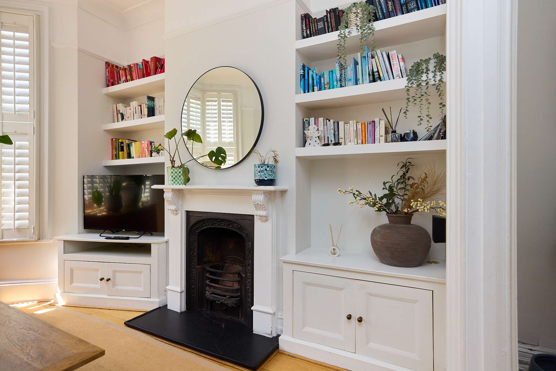 Hearth Behind the Shutters - near Greenwich in Charlton Church Lane 109 SE7 7AB - Property image 6 - VivreStays