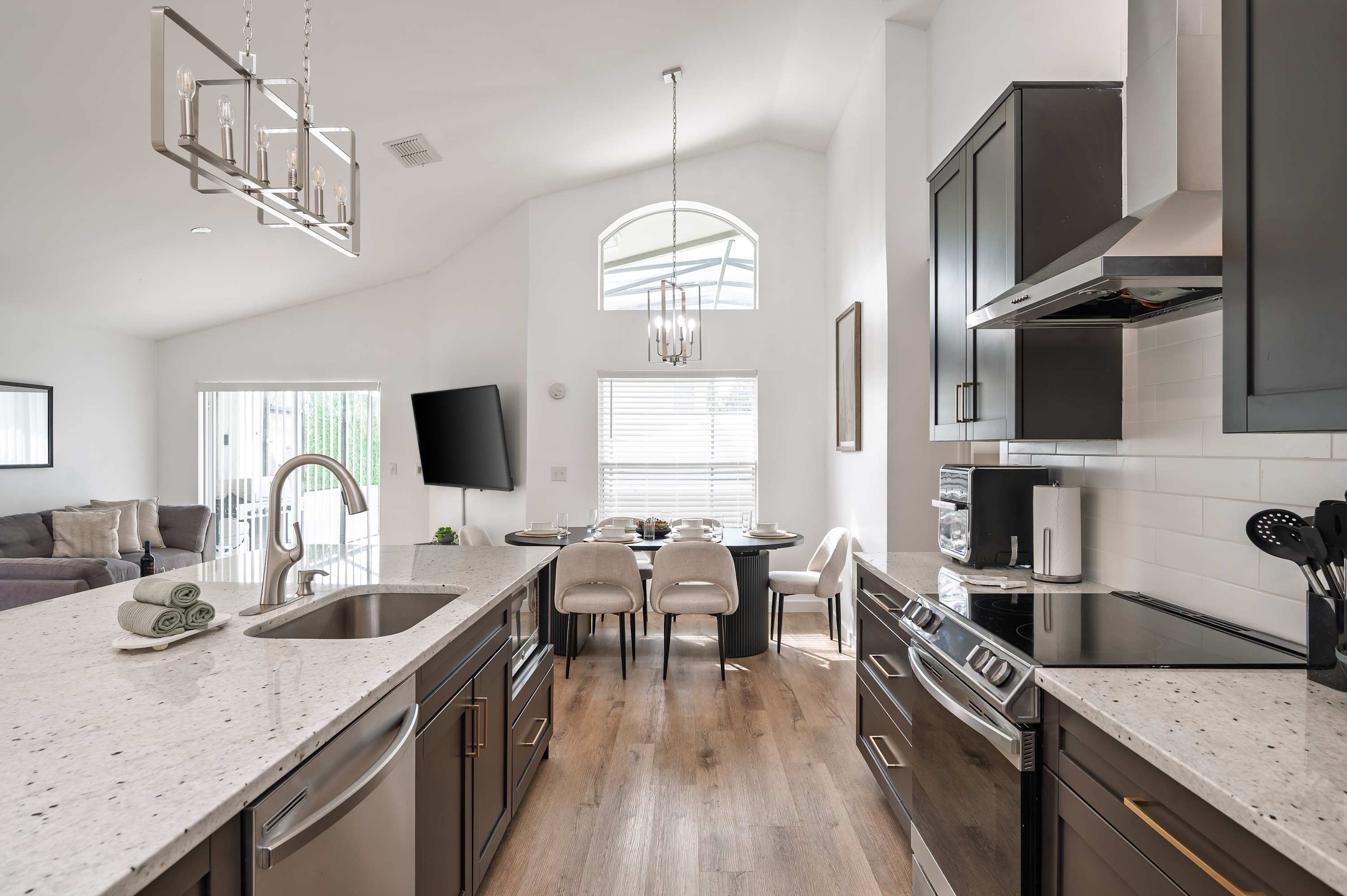 Emerald Gem home with grill, pool & Private Gym!