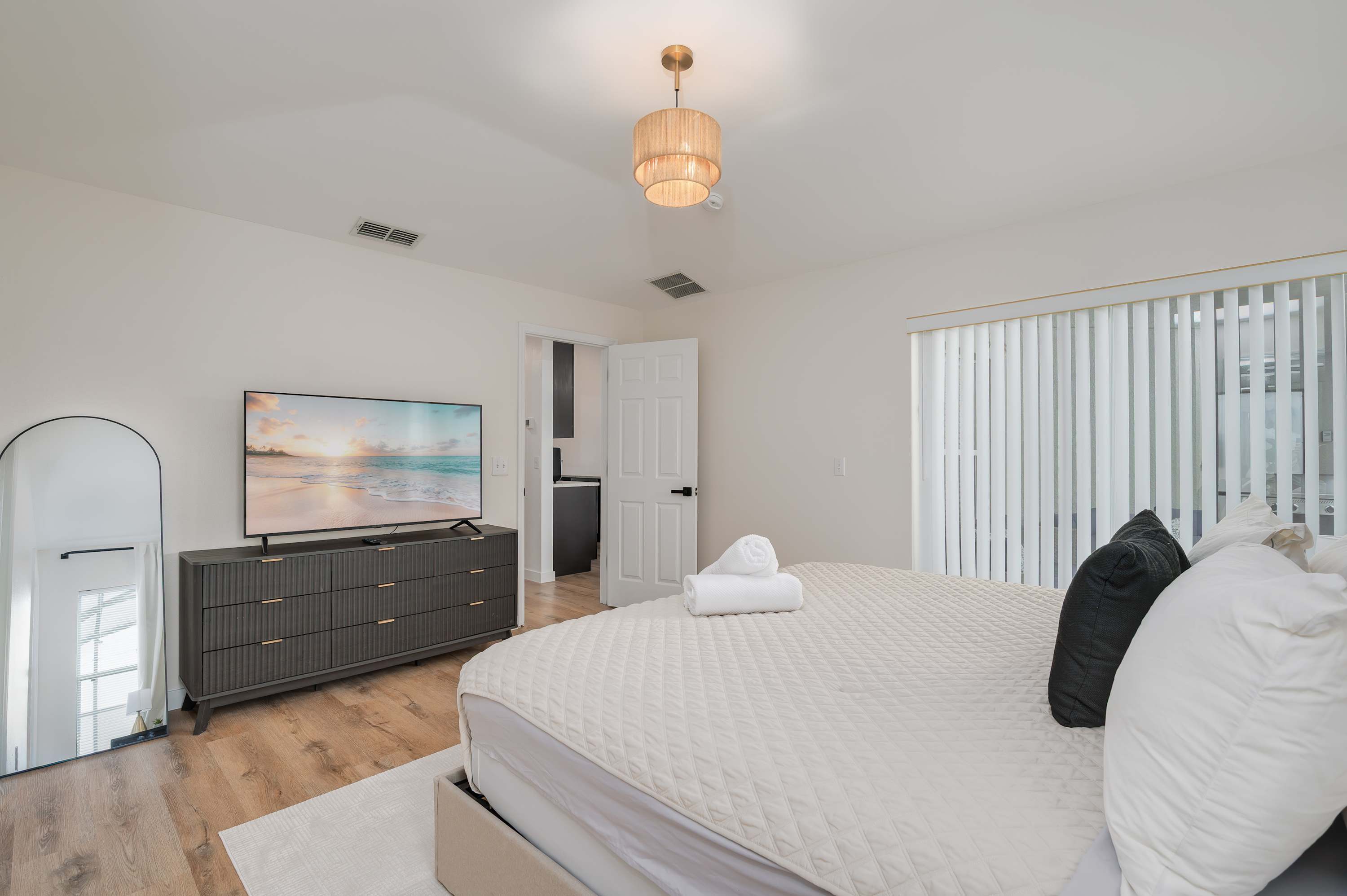 Emerald Gem home with grill, pool & Private Gym!