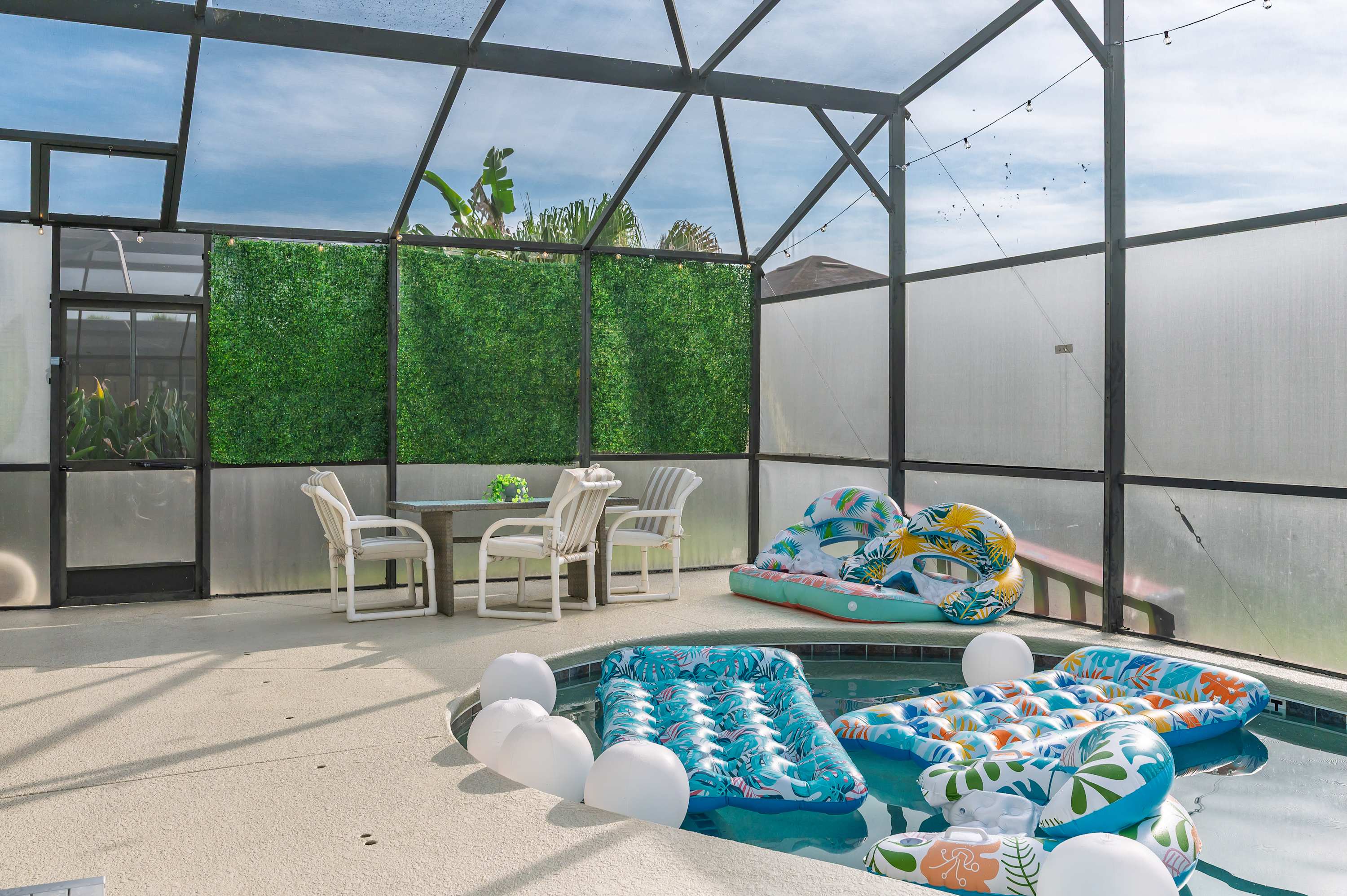 Emerald Gem home with grill, pool & Private Gym!
