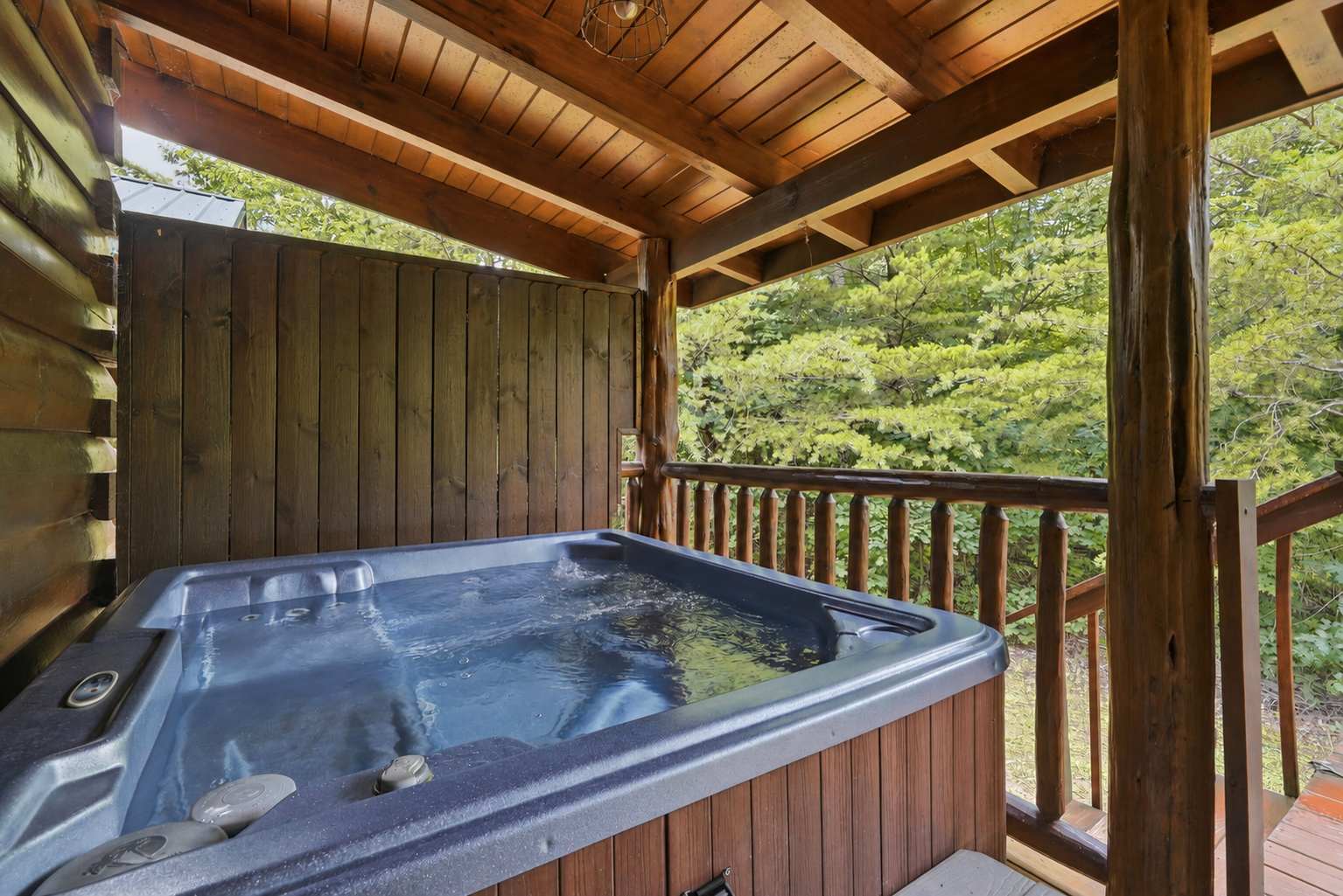 Relaxing Cabin-Hot Tub-Game Room-Large outdoors