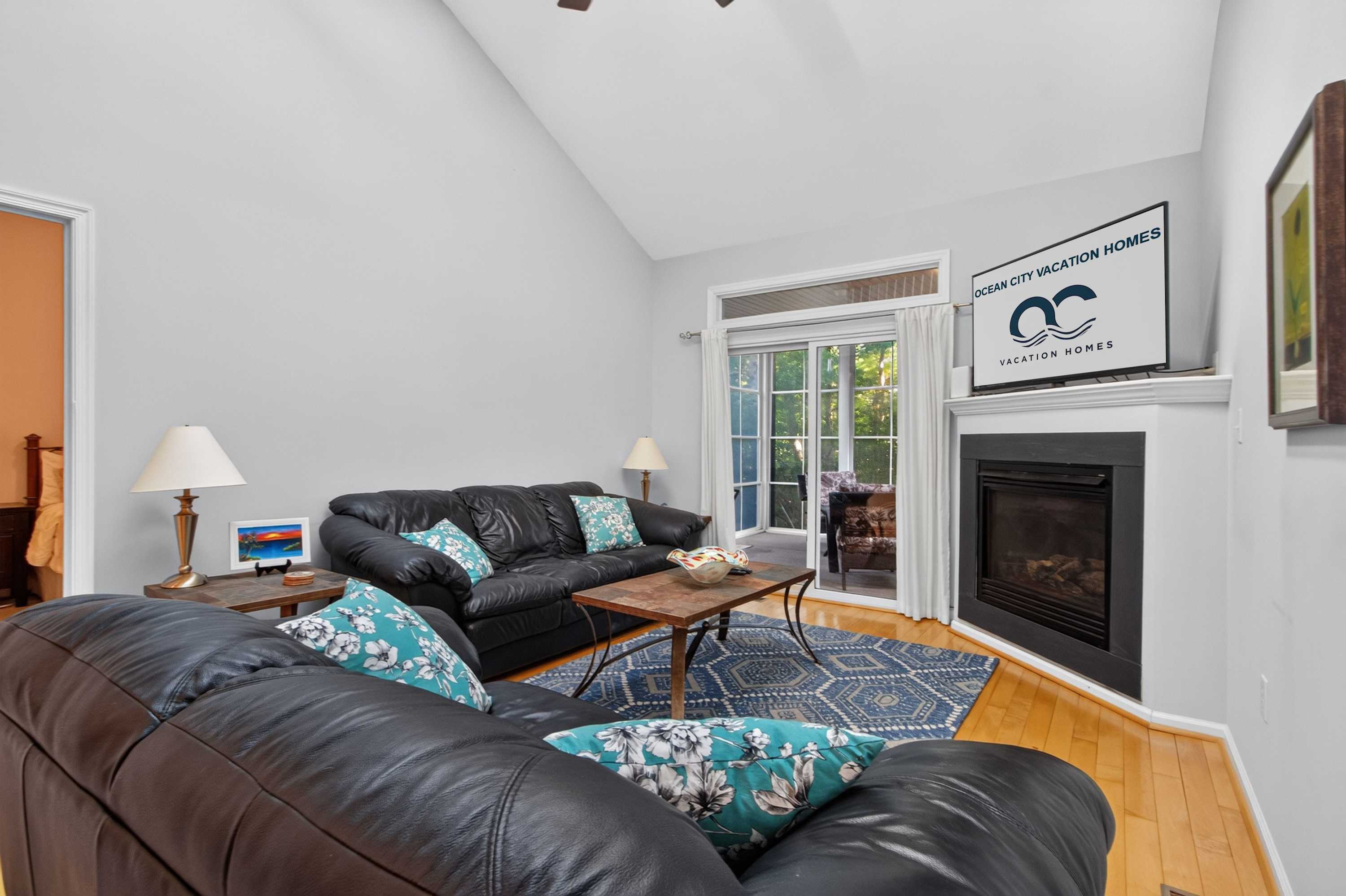 323 Yacht Club's New Chapter | Peaceful Bay greenery retreat