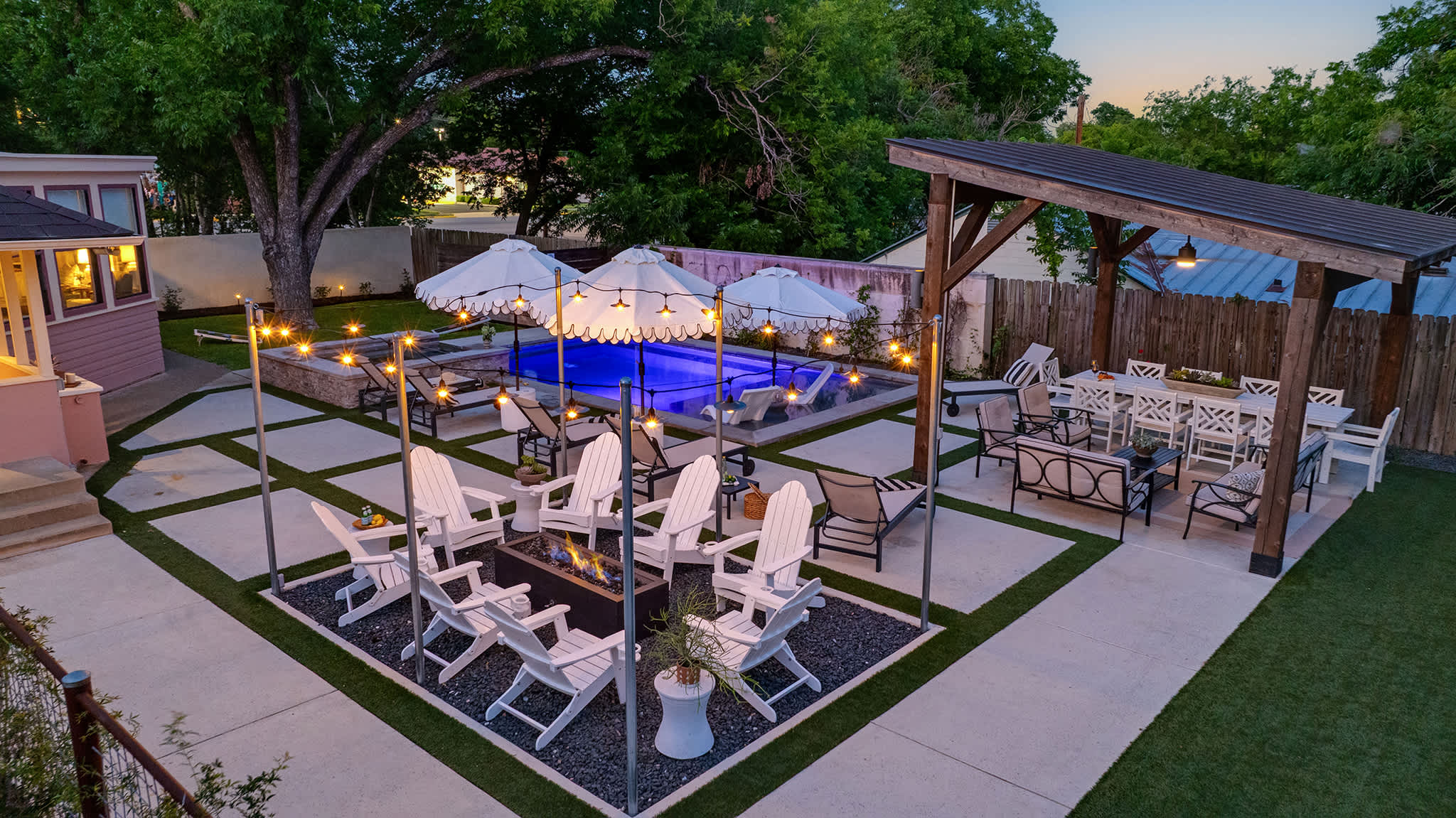 Rosewood On Main, Pool, Hot Tub, Firepit! - 프레더릭스버그