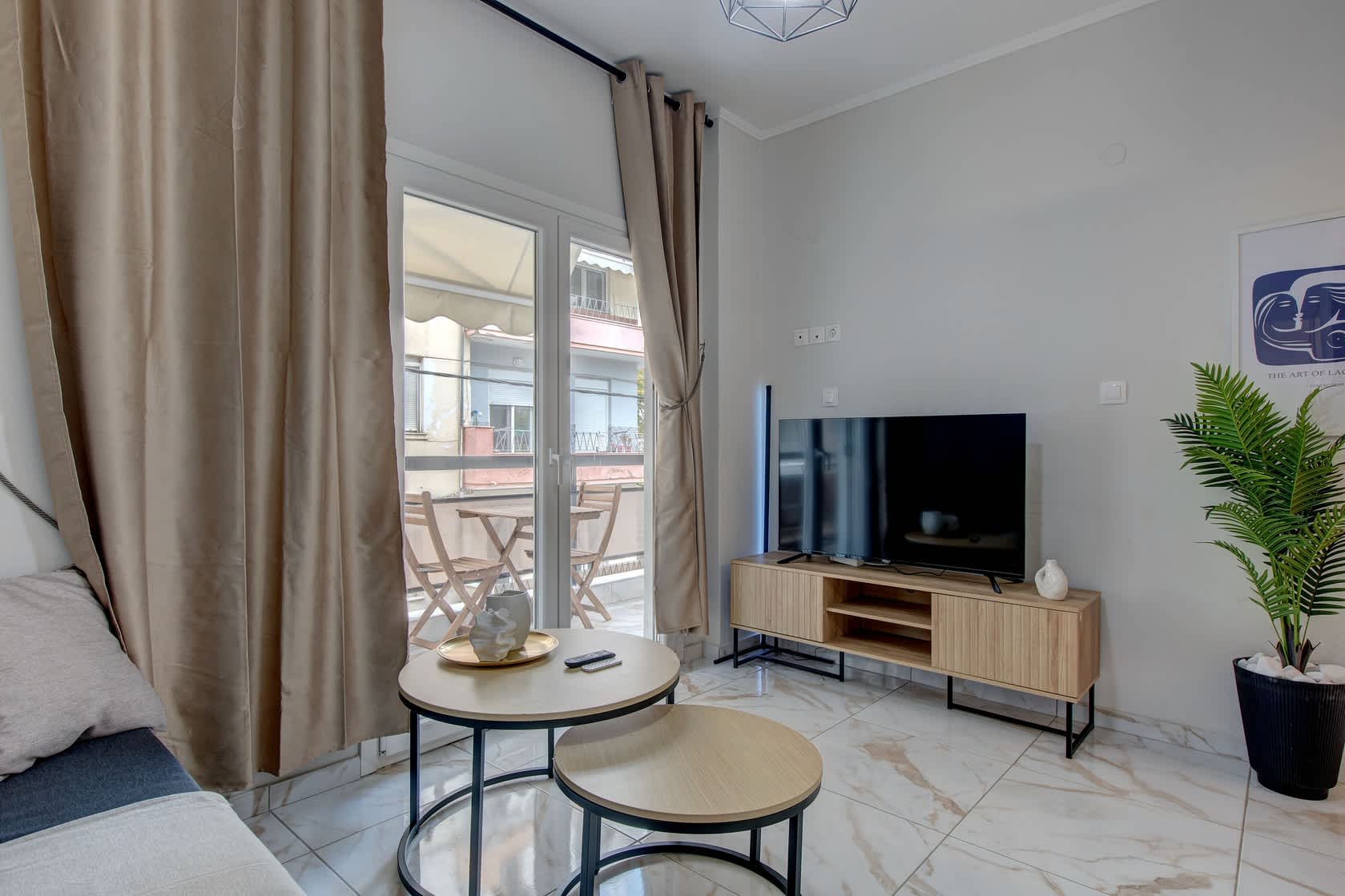 Bright New 1 Bd Apt with Balcony in Thessaloniki in Thessaloniki — photo 2