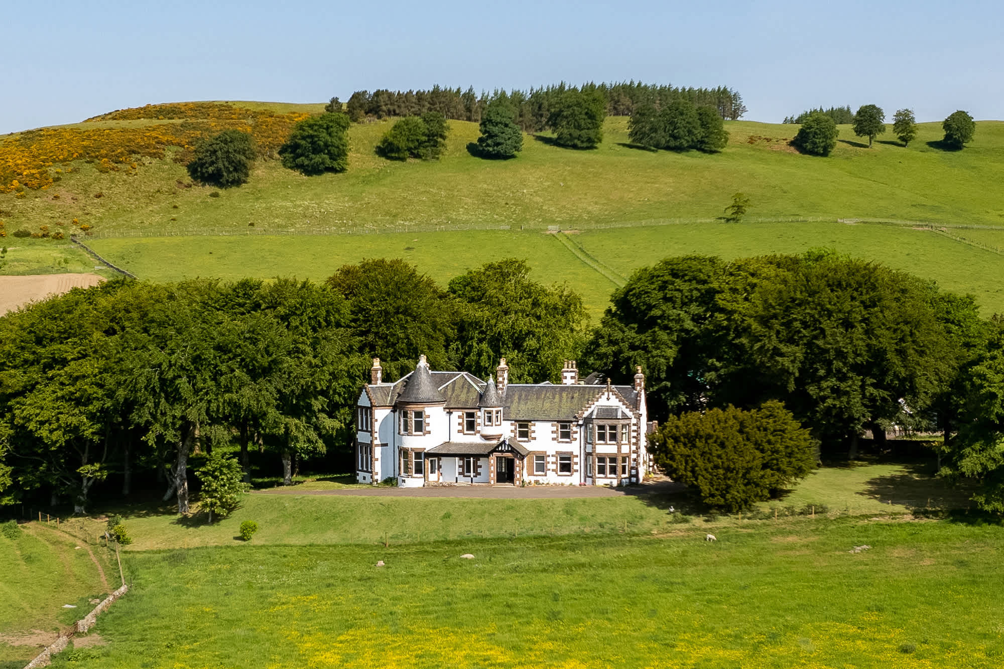 View Kinclune House & Buildings on Private Angus Estate in Kinclune House & Estate DD8 5HX Kinclune House & Buildings on Private Angus Estate in Kinclune House & Estate DD8 5HX - Property image 97 - VivreStays