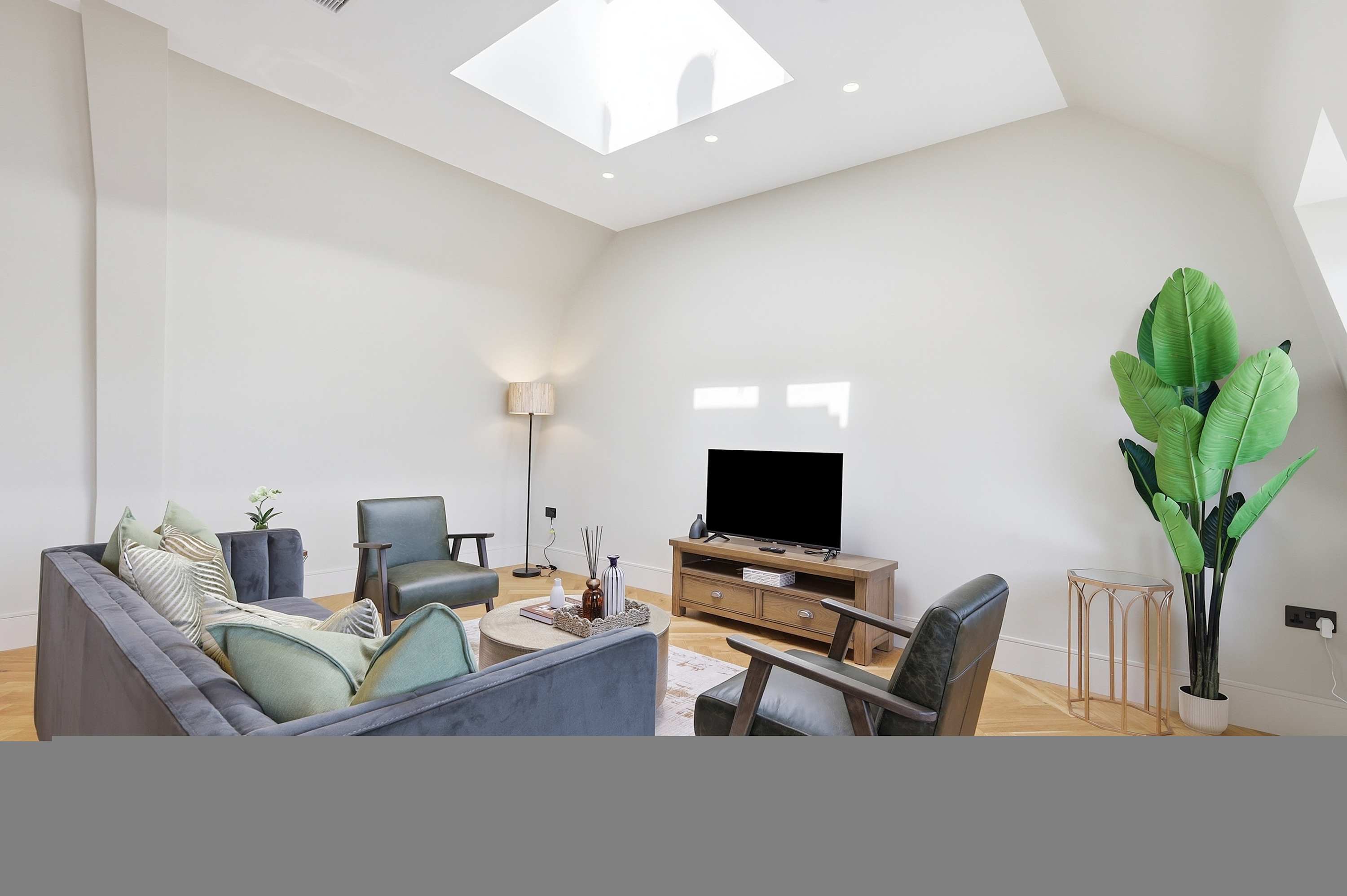 Penthouse | Cheyne Mulberry l Luxury Chelsea Retreat with Thames View