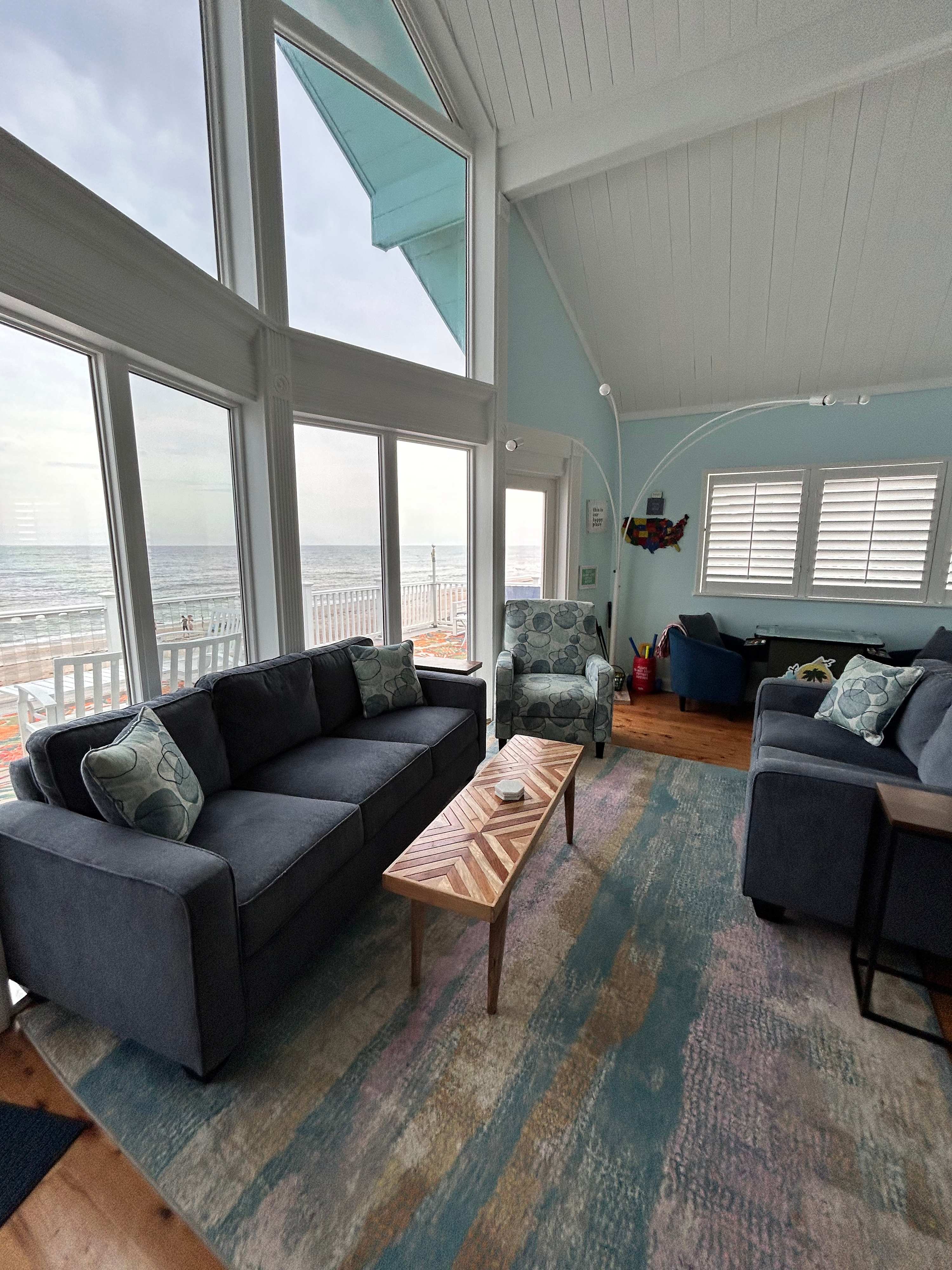 Beachfront Rooftop Deck, Outdoor Dining + Fire Pit