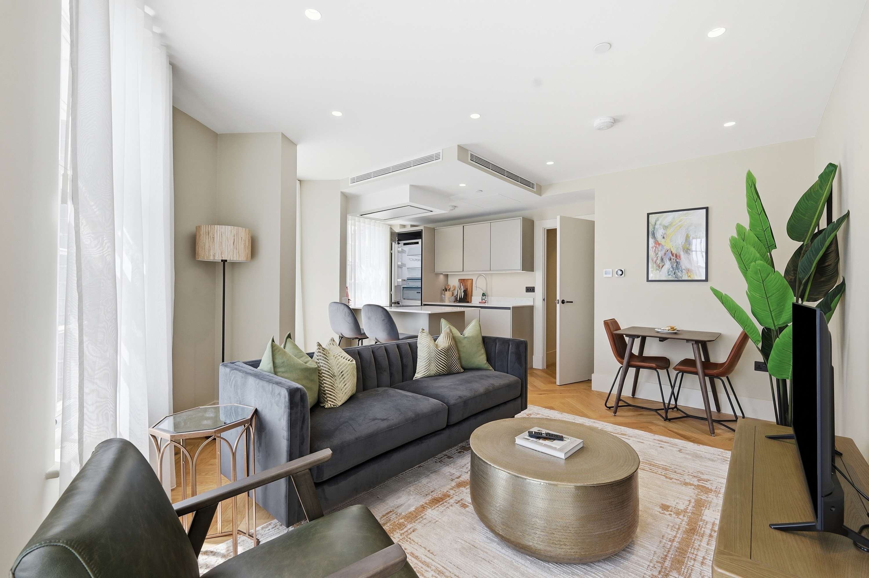 Cheyne Cedar l Luxury Chelsea retreat With River Views