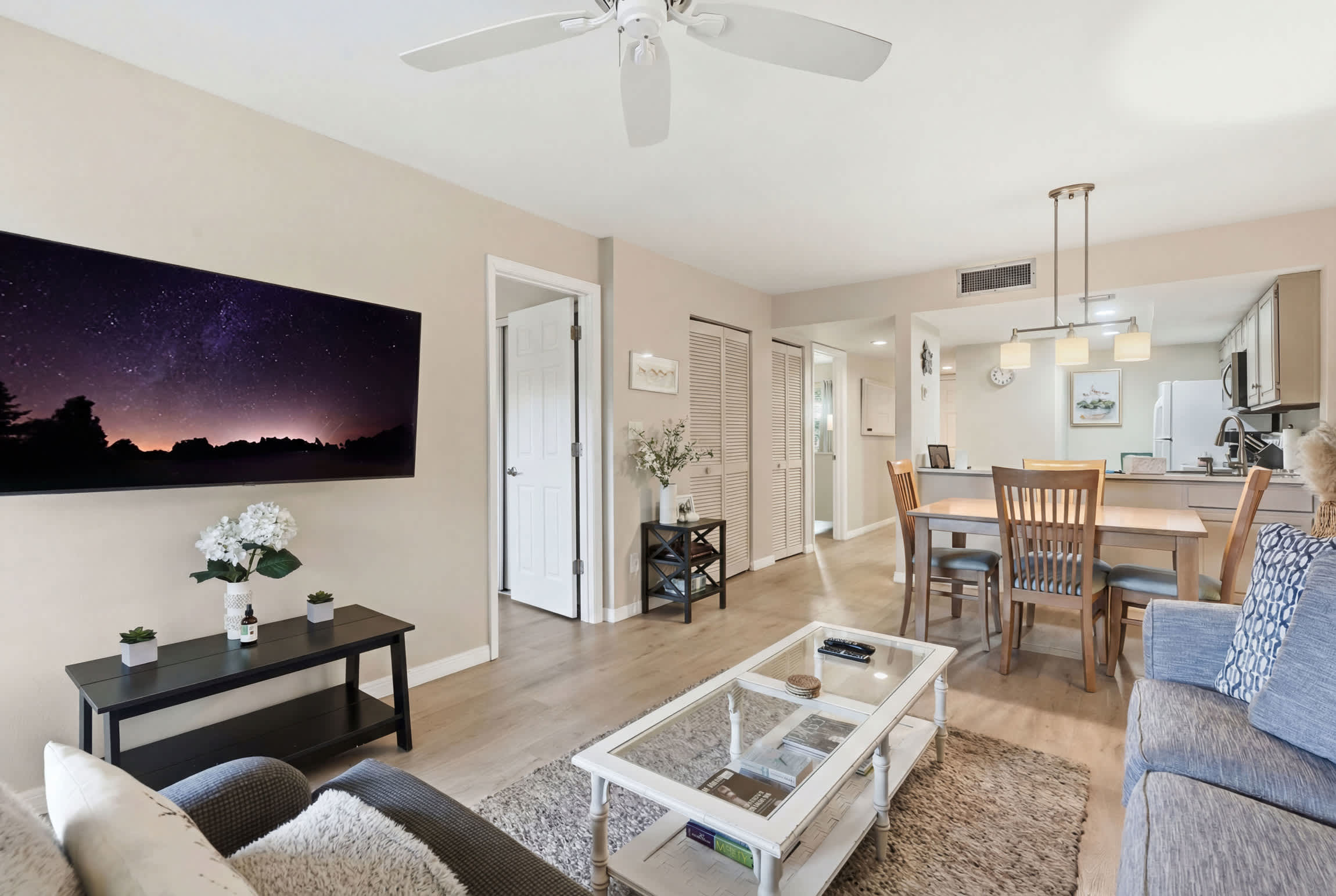 H 245 Second Floor with Lake View Sleeps 6 | Photo 11