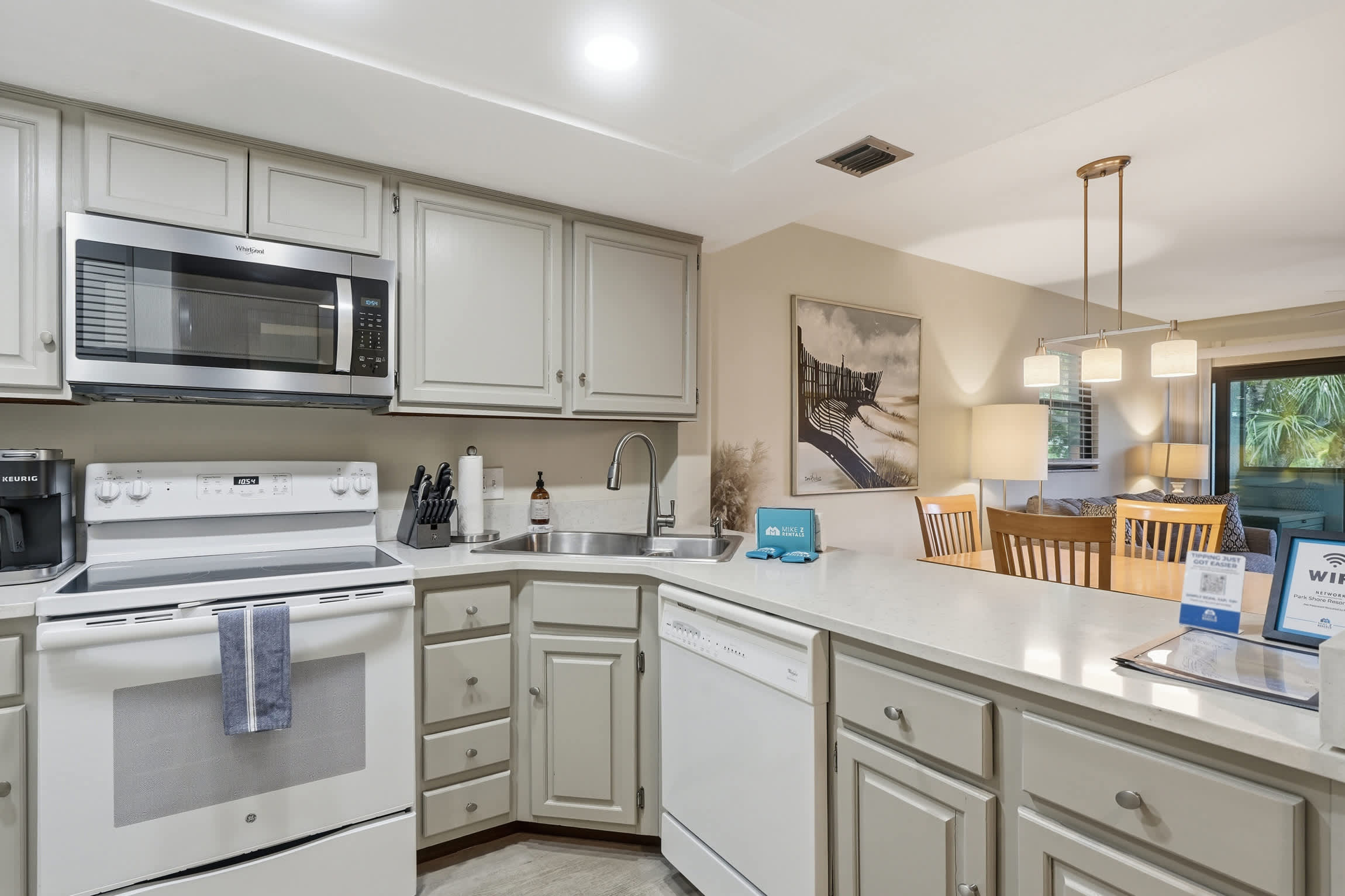 H 245 Second Floor with Lake View Sleeps 6 | Photo 4