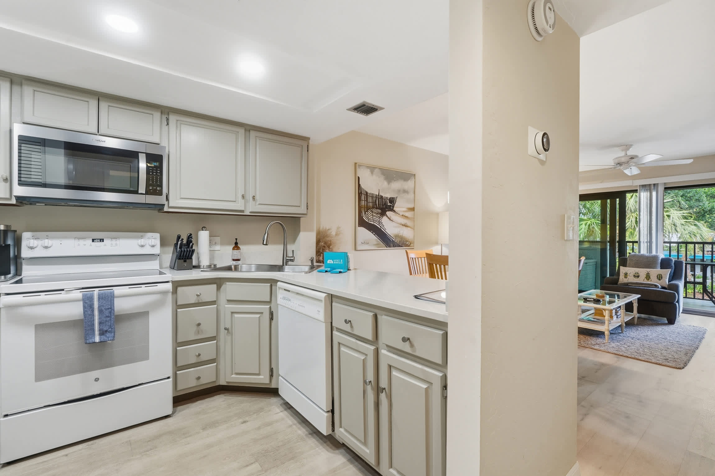 H 245 Second Floor with Lake View Sleeps 6 | Photo 17