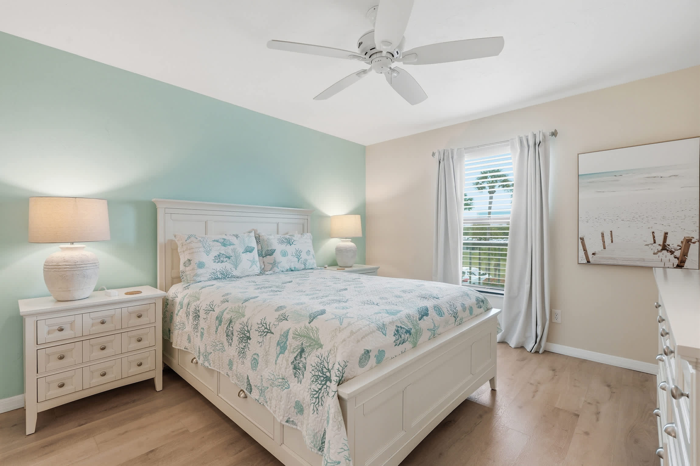 H 245 Second Floor with Lake View Sleeps 6 | Photo 2