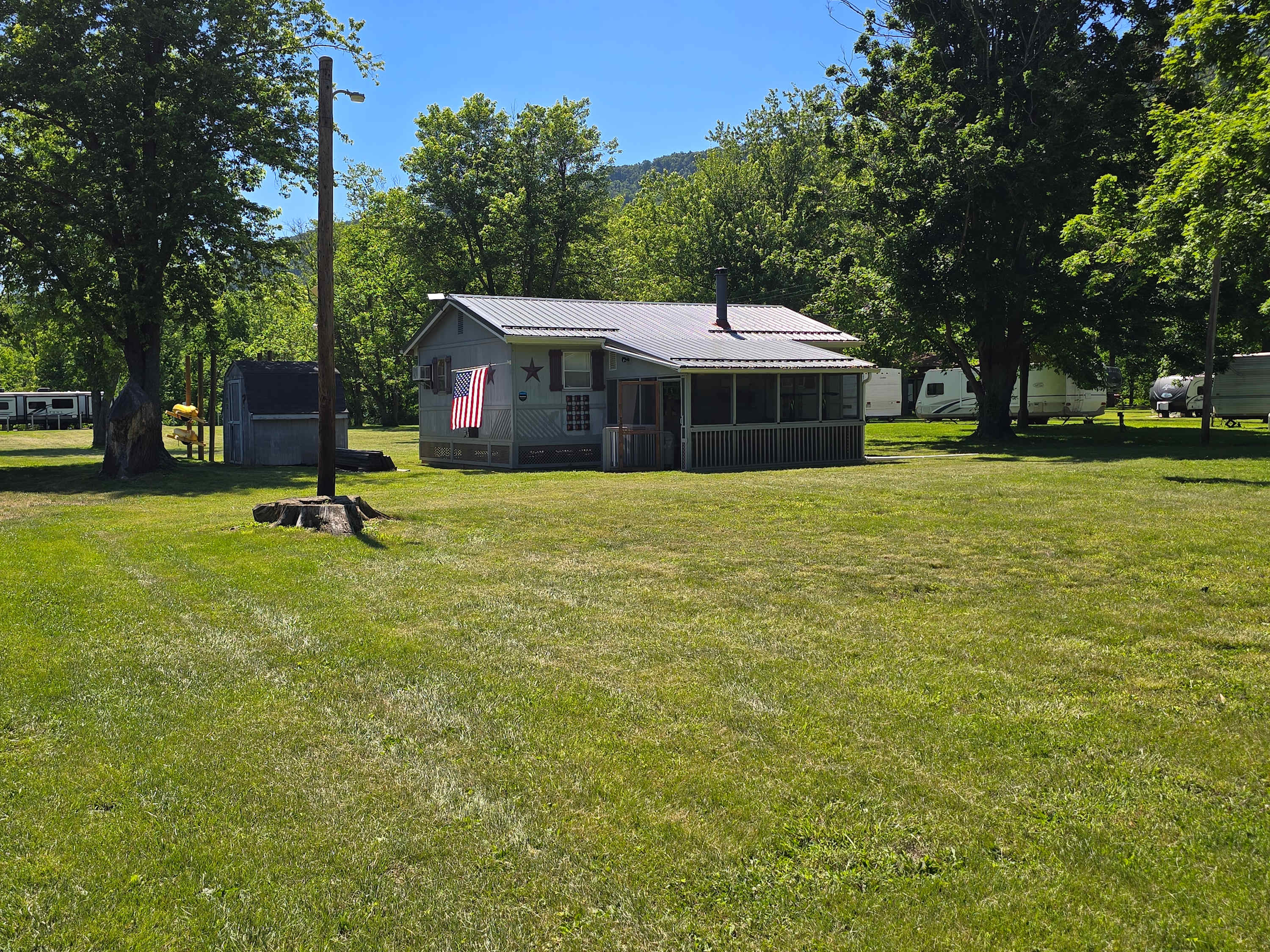 Wood Stove, Fire Pit, Kayaks - 2 Min Walk to River
