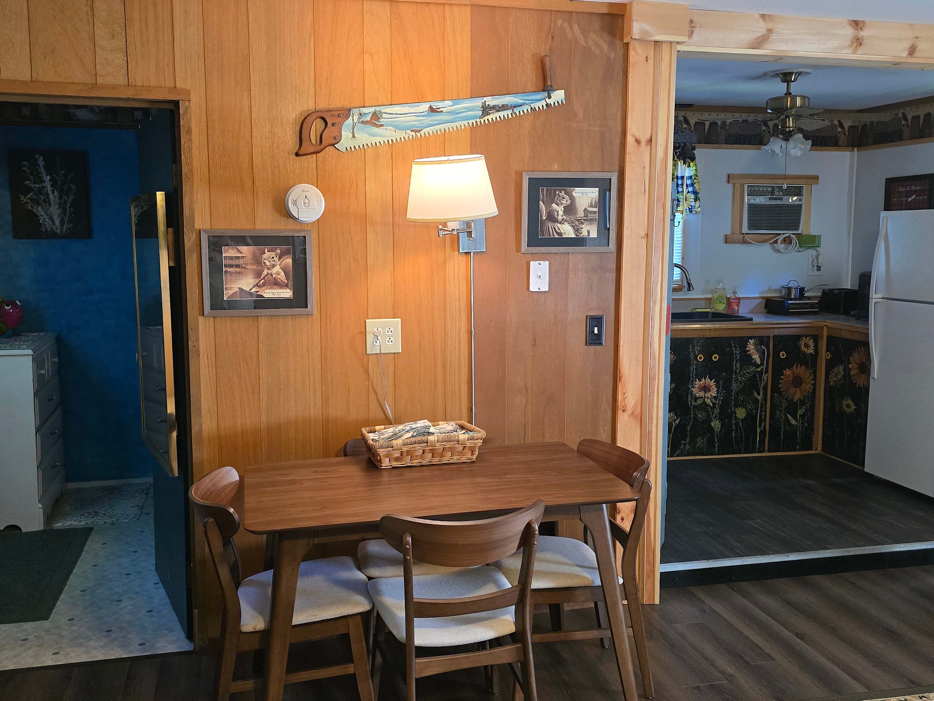 Wood Stove, Fire Pit, Kayaks - 2 Min Walk to River