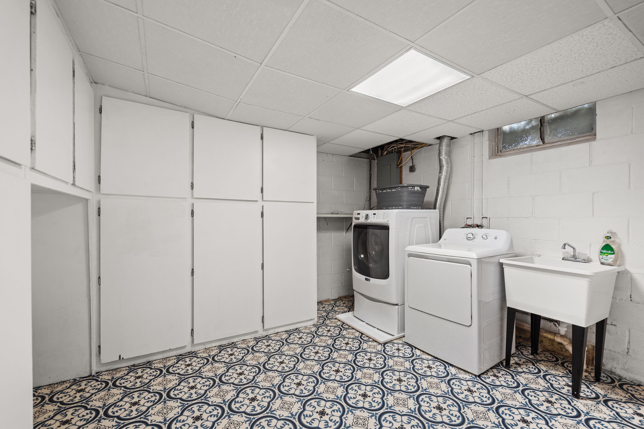 Full laundry room helps keep longer stays simple and stress free.