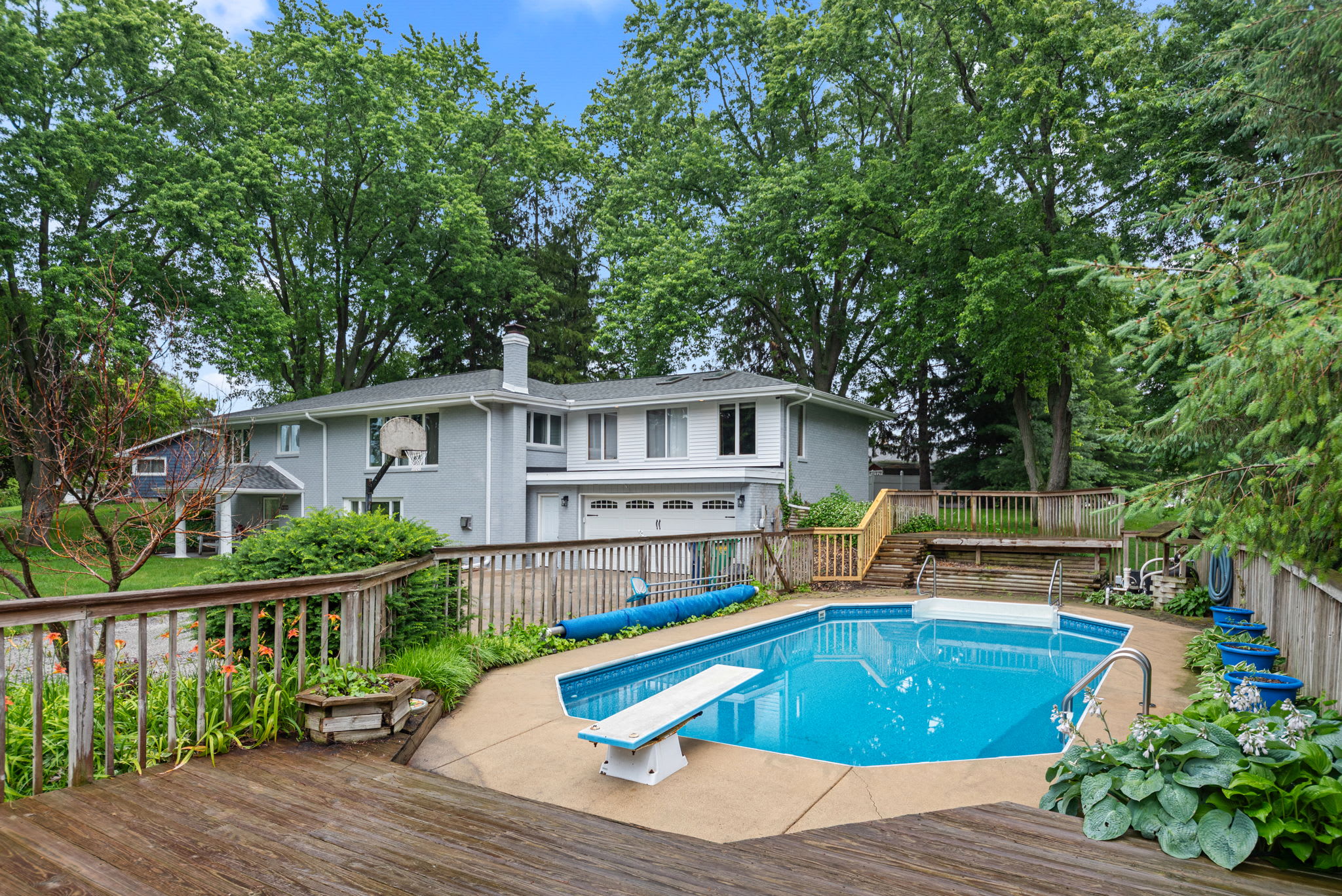 Creekside Lodge