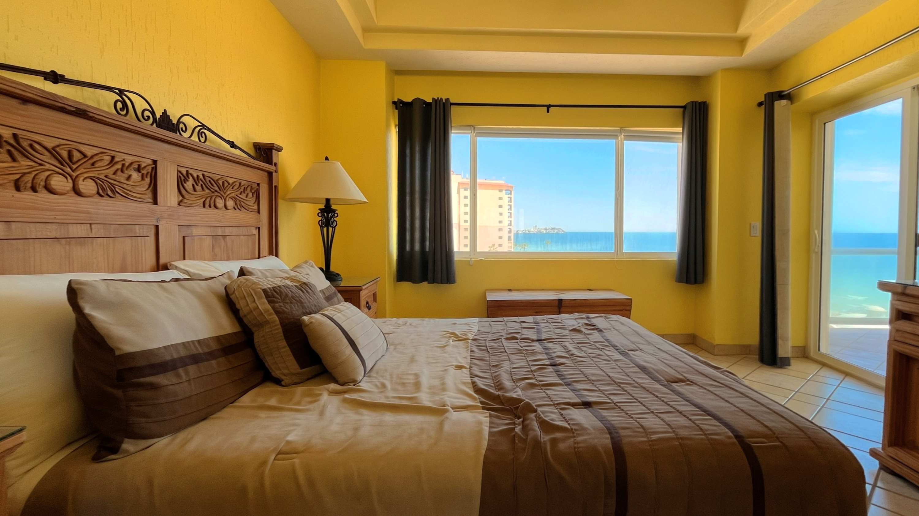Colorido y Cómodo Condo Sandy Beach Palmas G-501