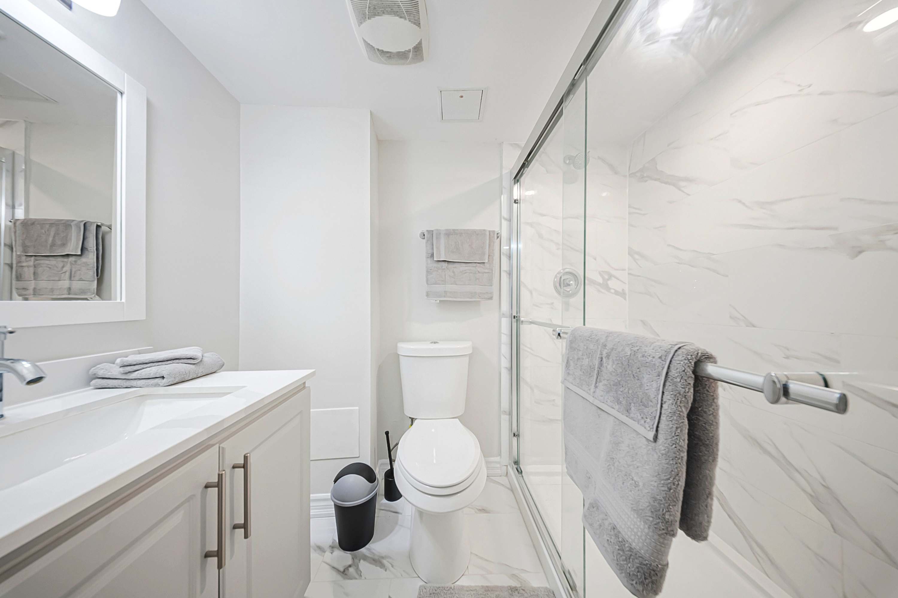 Bathroom with walk in shower, clean and modern design