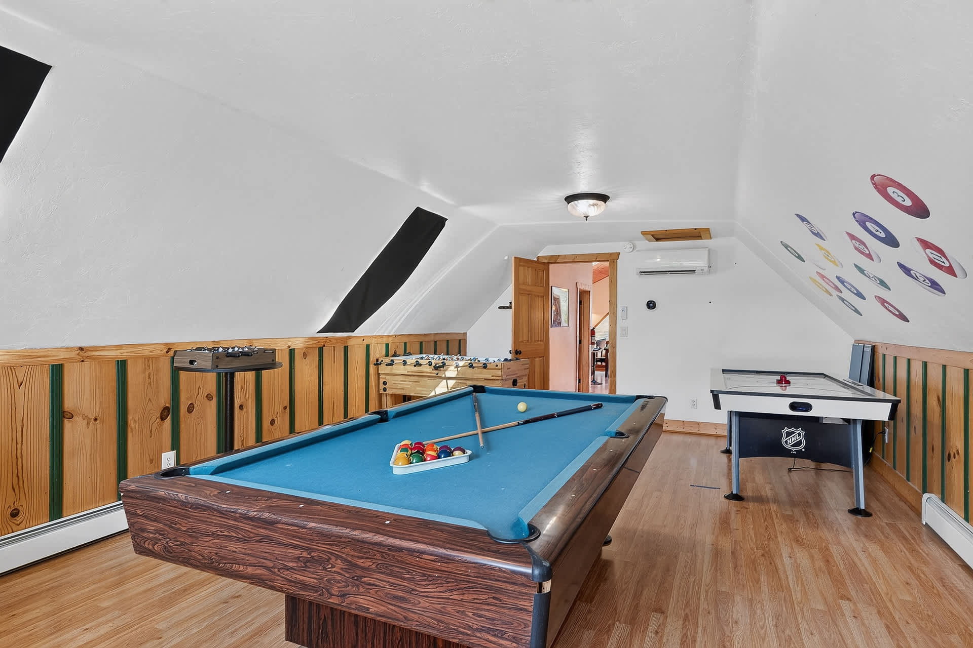 Bedroom 5: Queen Bed, TV, Pool Table, Air hockey table, Foosball Table!