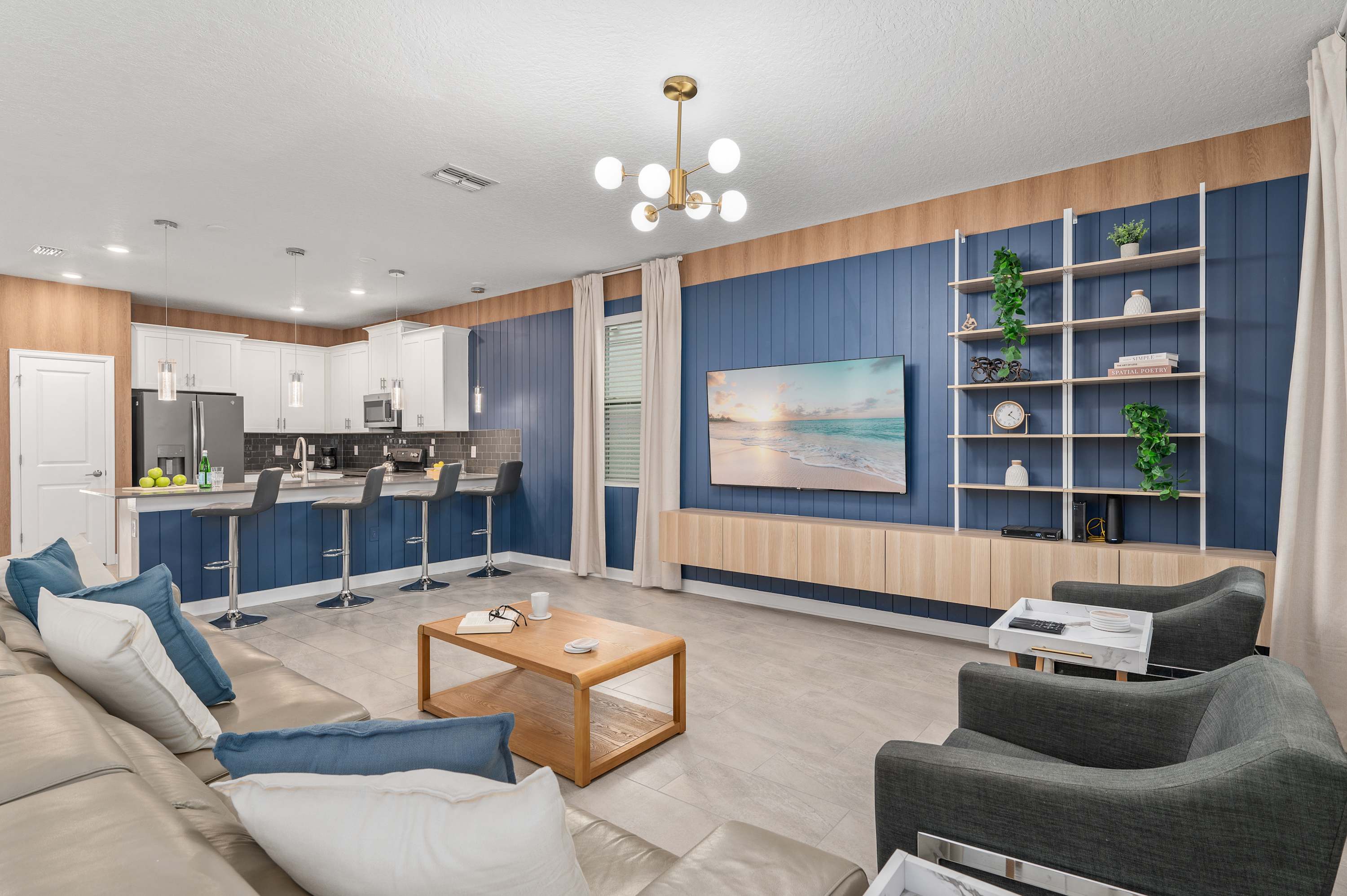 Large 7BR getaway near Disney w/ pool