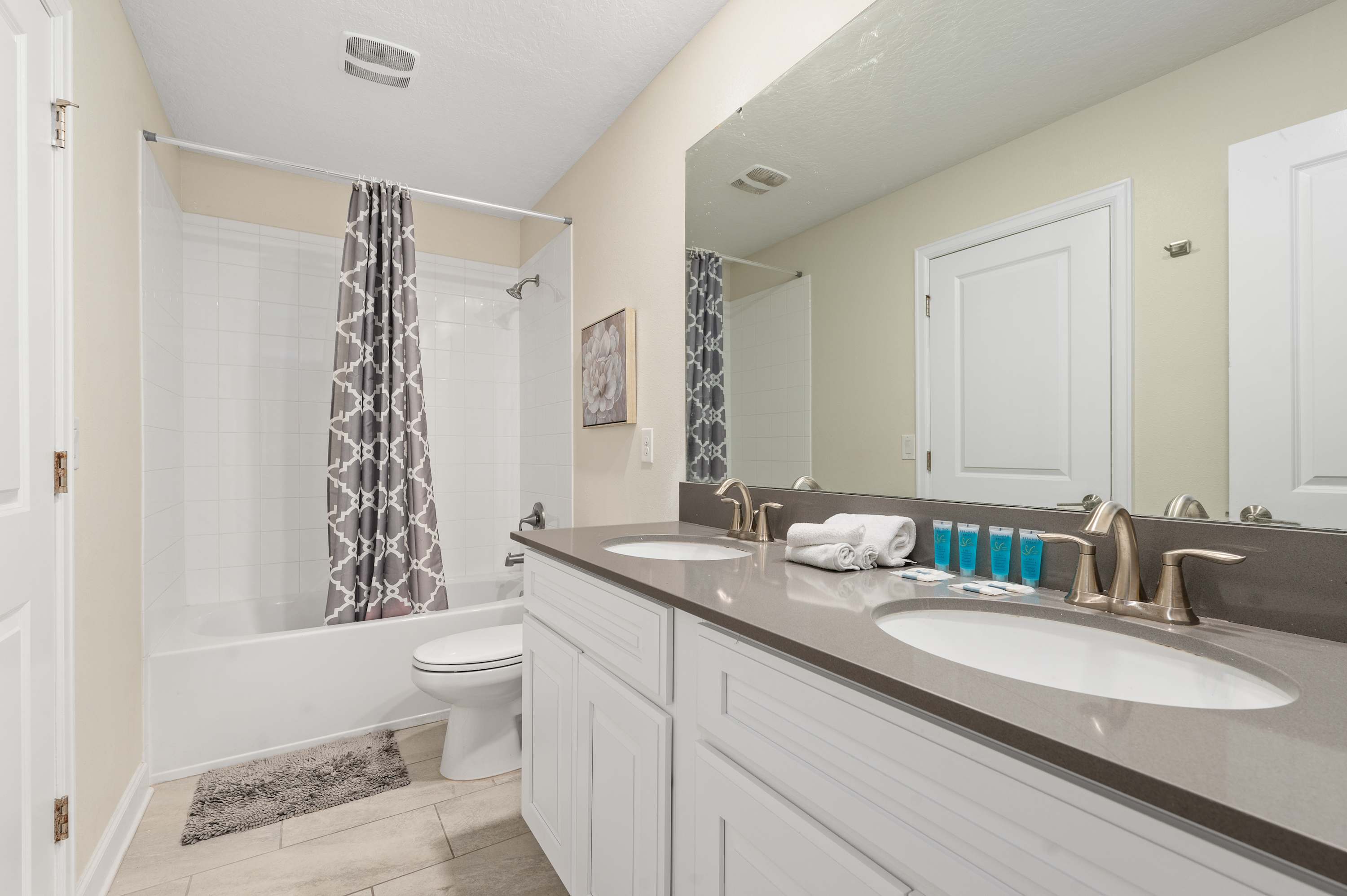 Large 7BR getaway near Disney w/ pool