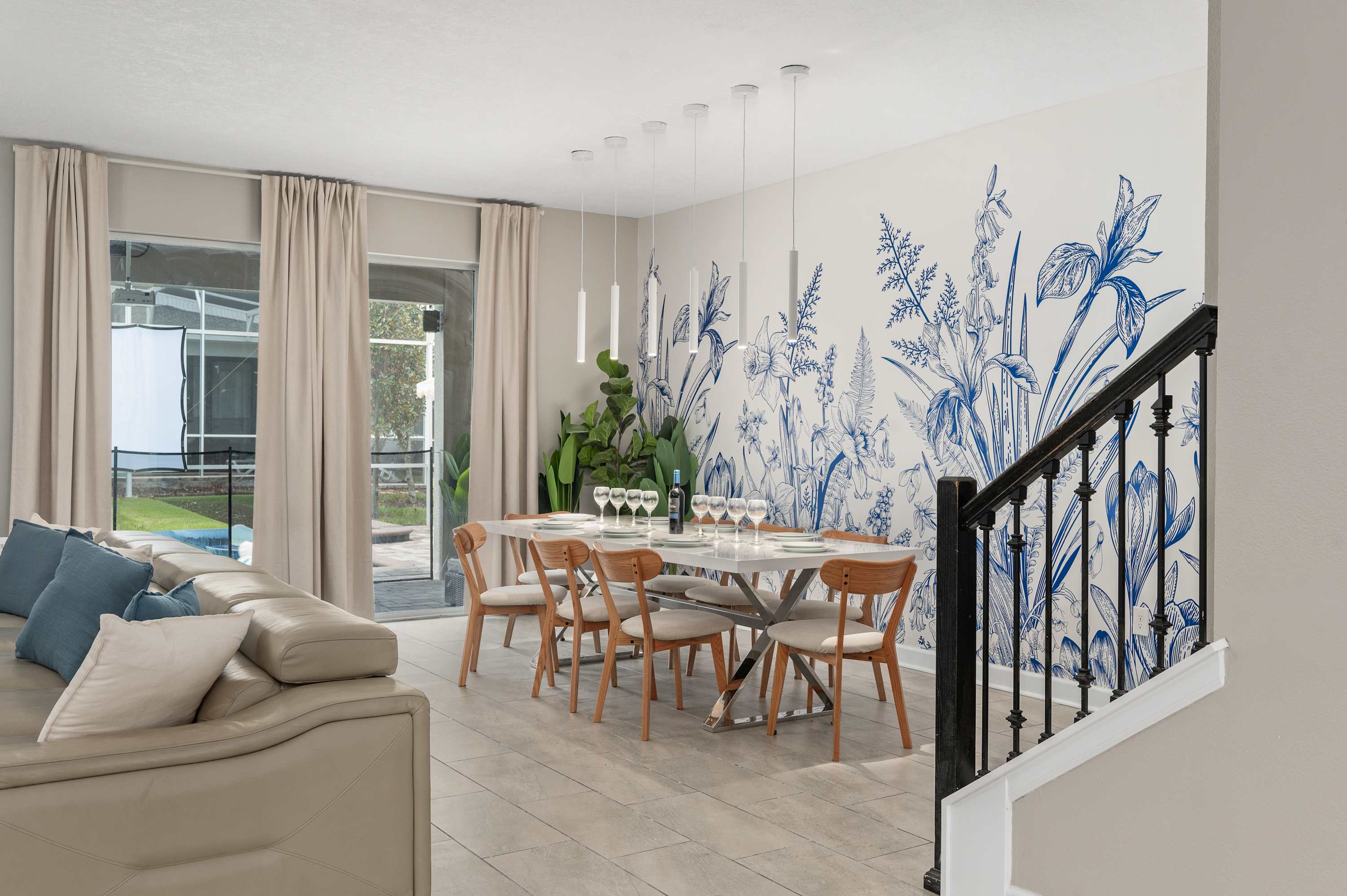 Large 7BR getaway near Disney w/ pool