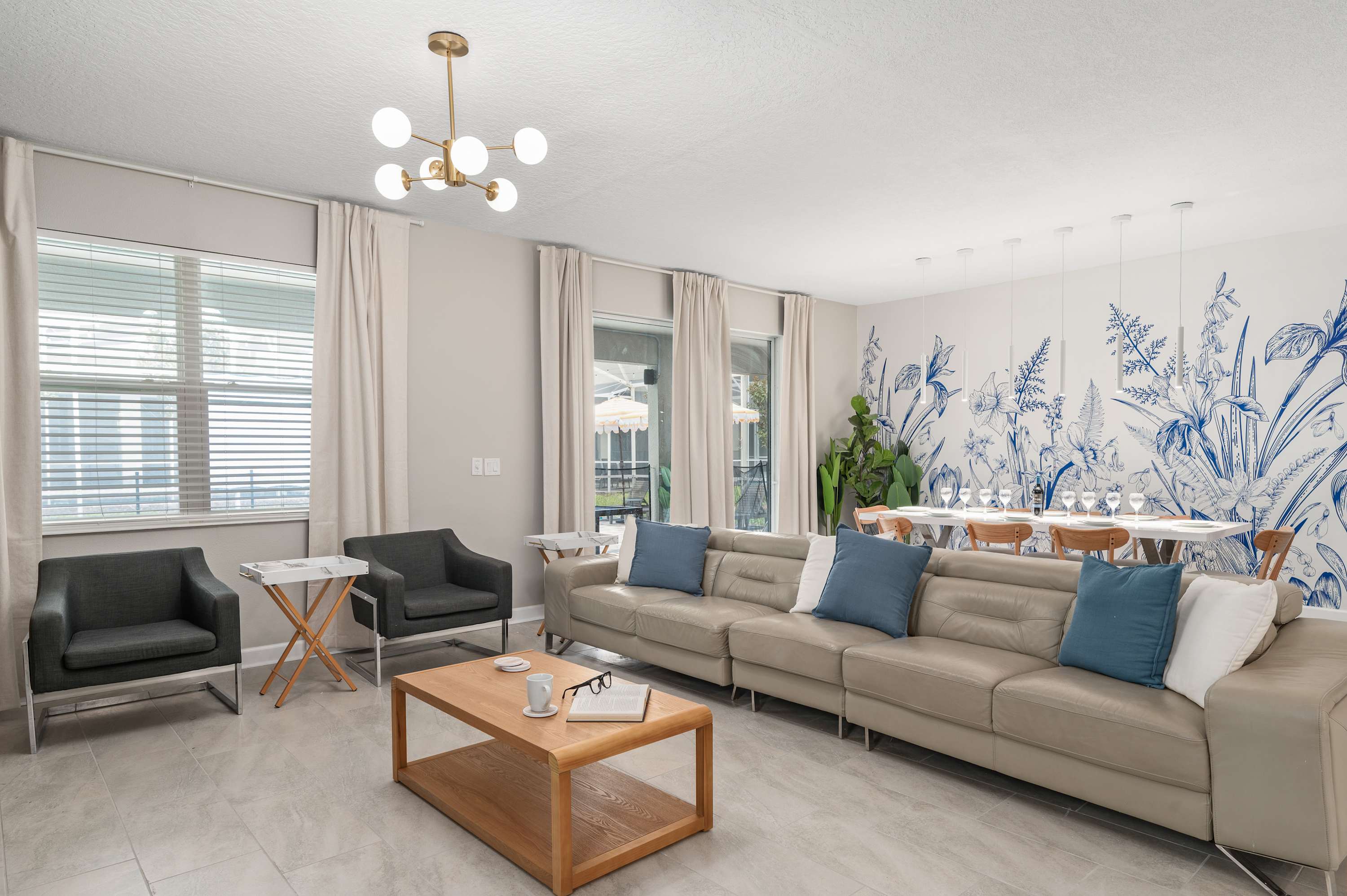 Large 7BR getaway near Disney w/ pool