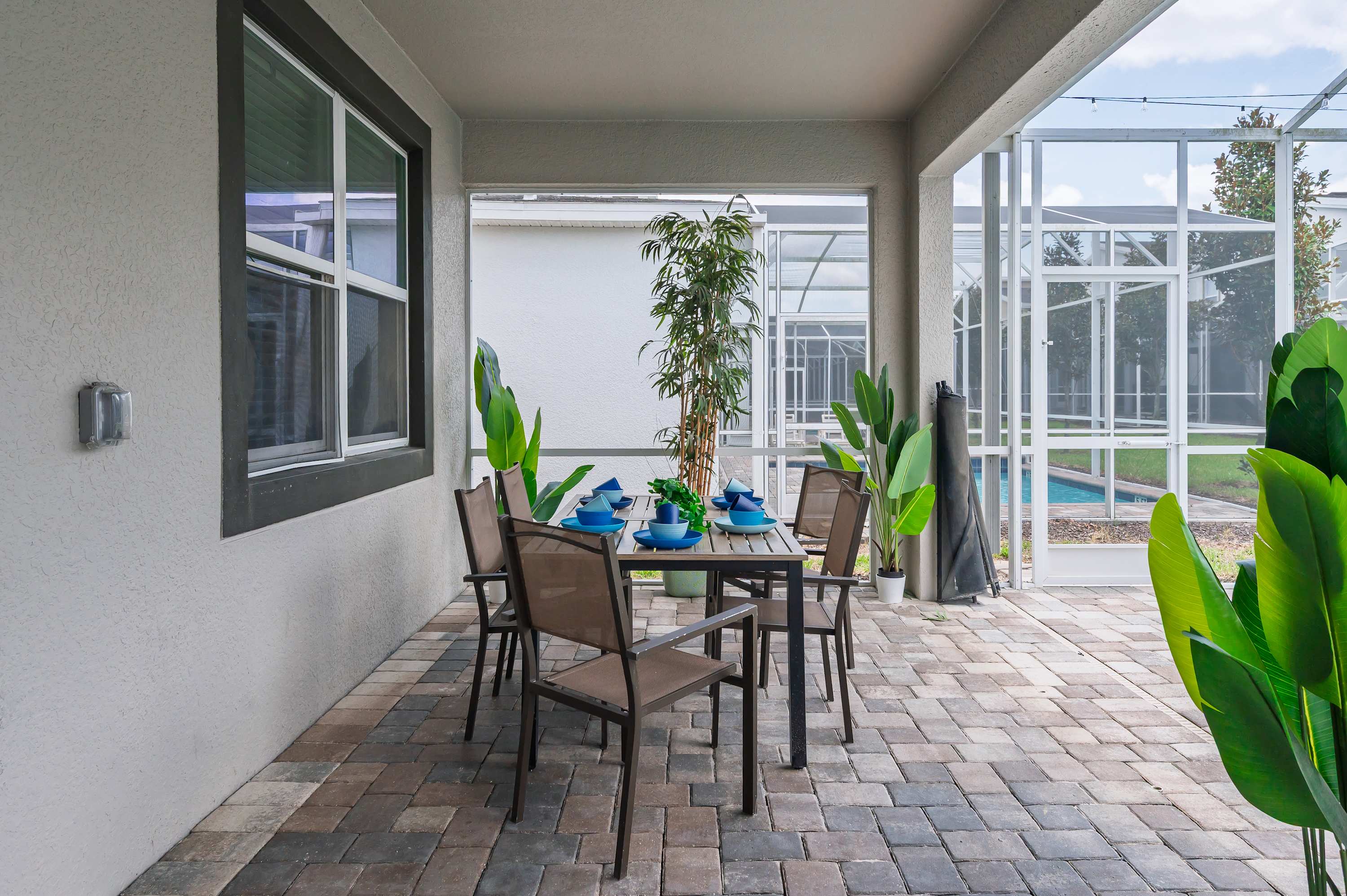 Large 7BR getaway near Disney w/ pool