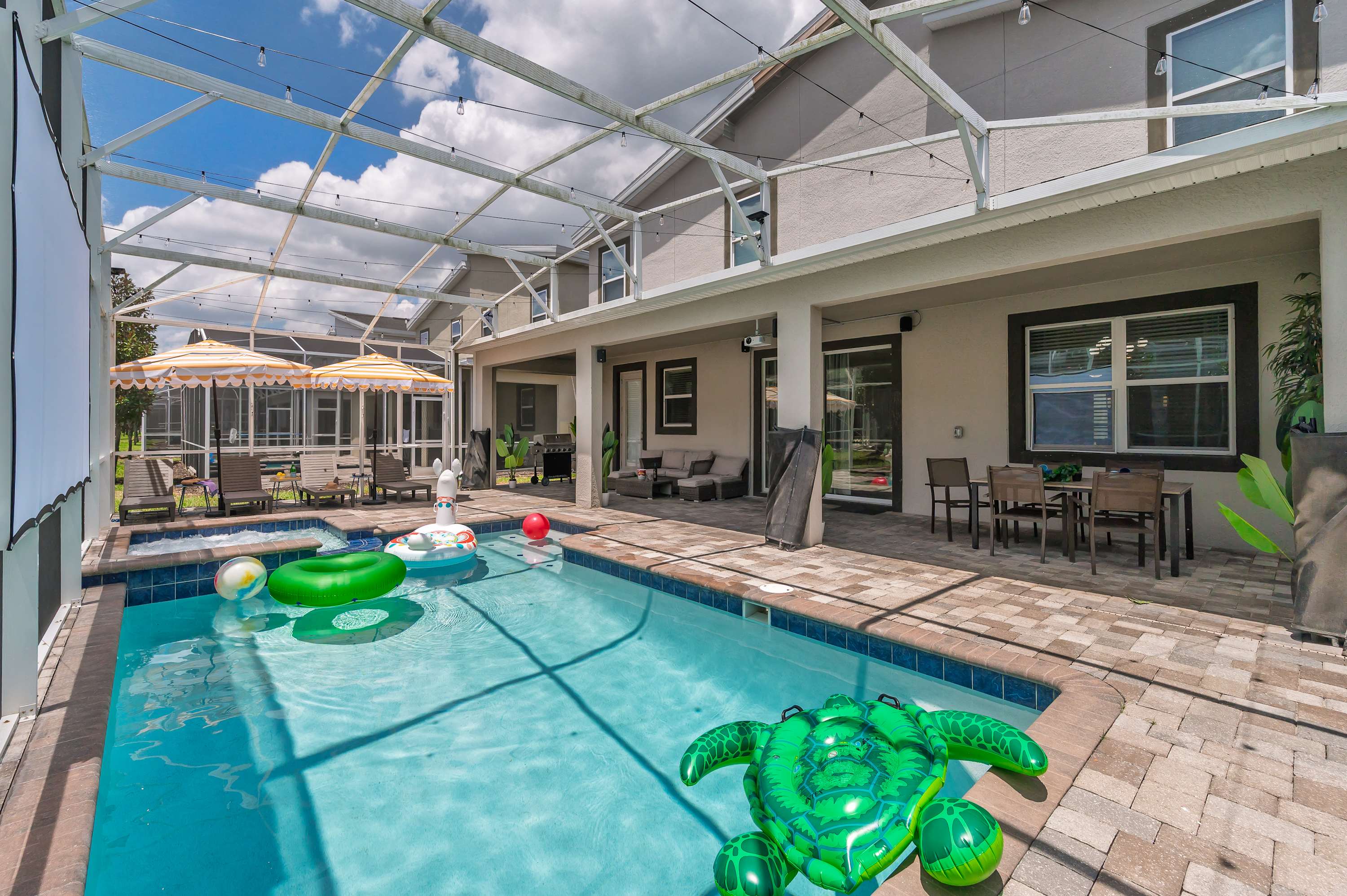 Large 7BR getaway near Disney w/ pool