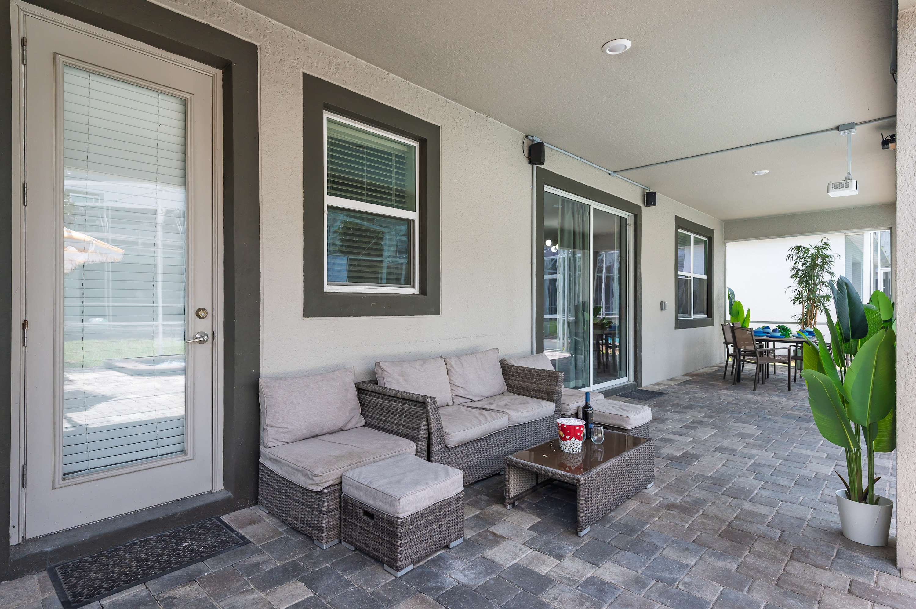 Large 7BR getaway near Disney w/ pool