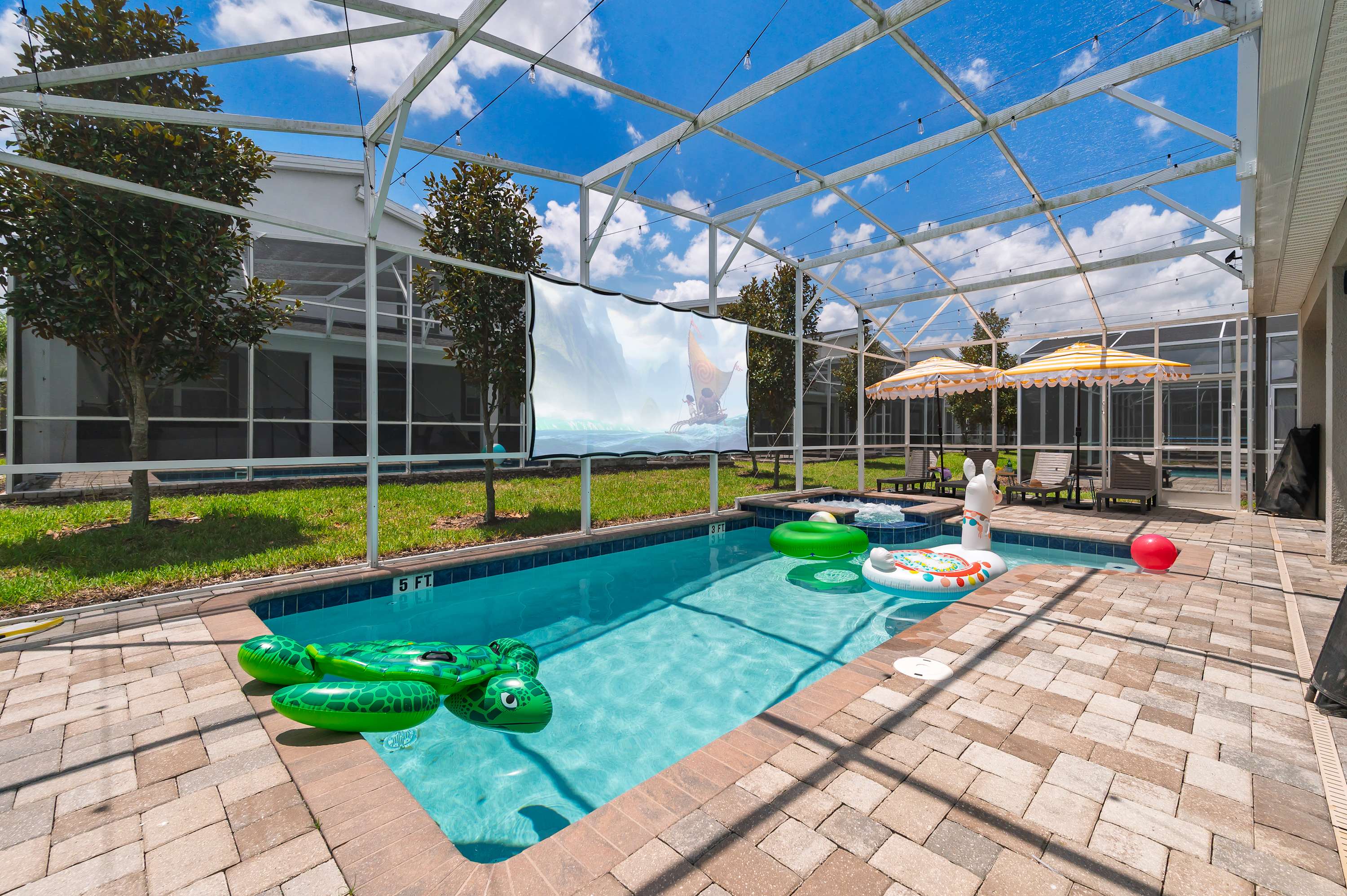Large 7BR getaway near Disney w/ pool
