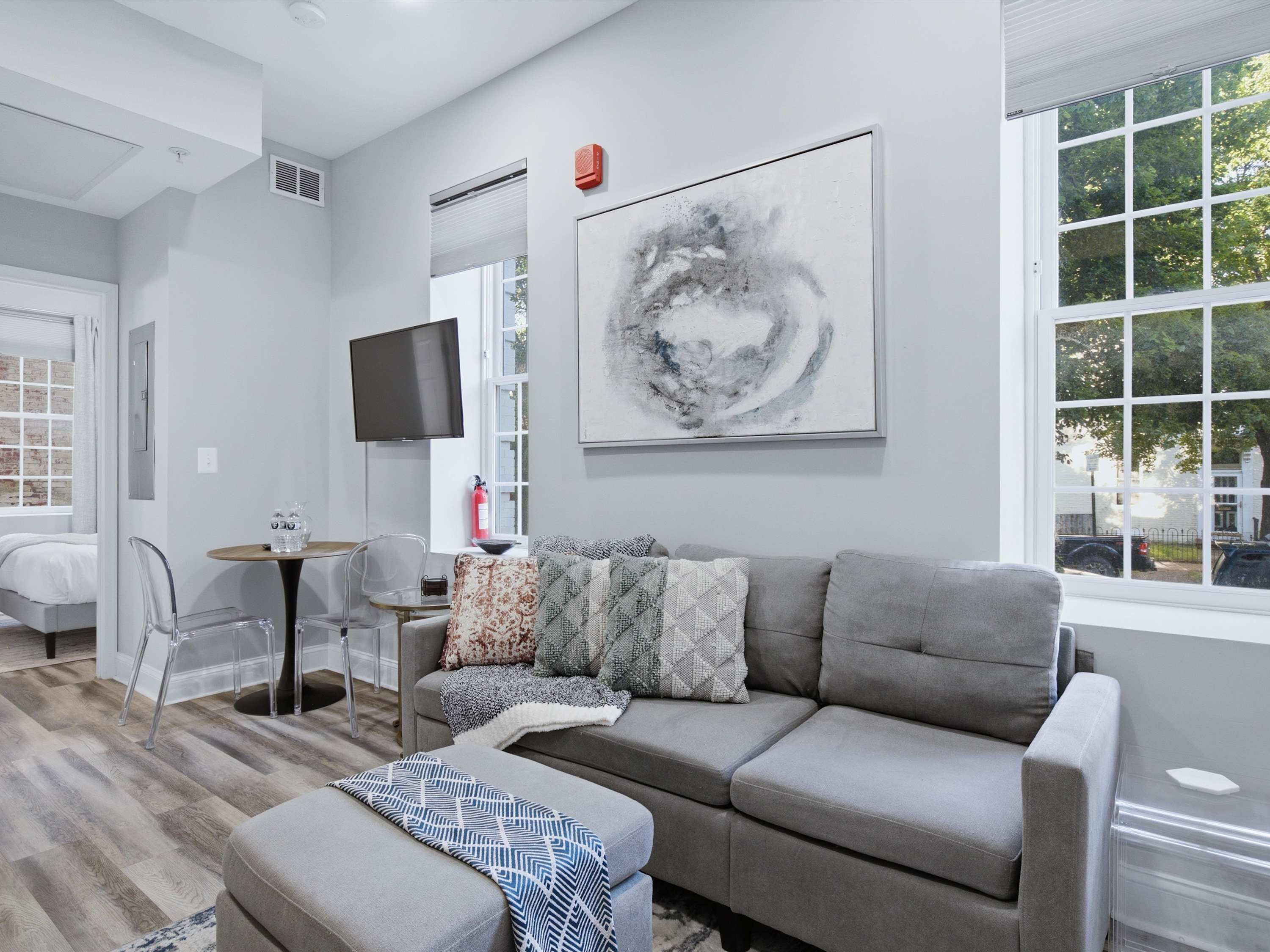 Modern Capitol Hill Stay - Queen Bed
