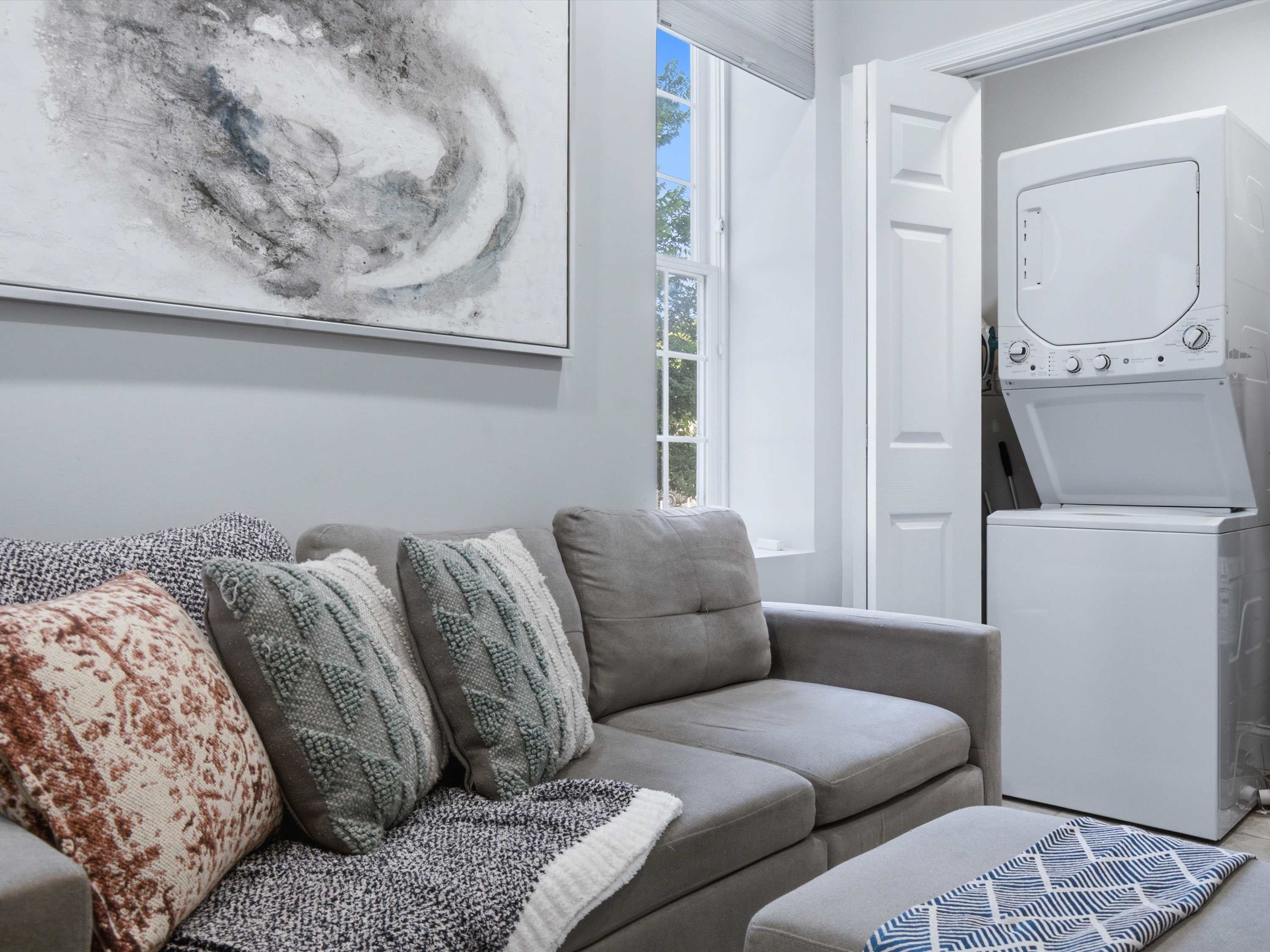 Modern Capitol Hill Stay - Queen Bed