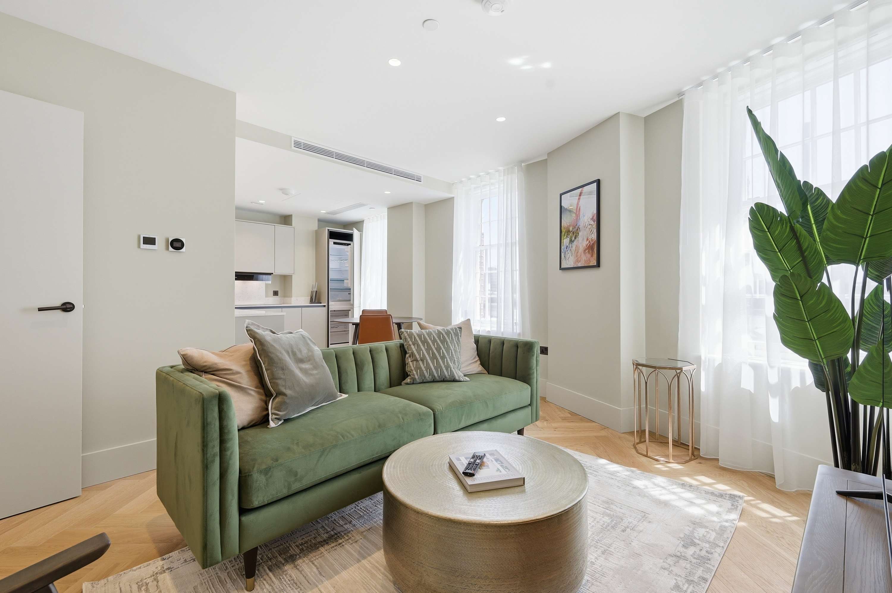 Cheyne Evergreen l Luxury Chelsea Retreat with Thames Views