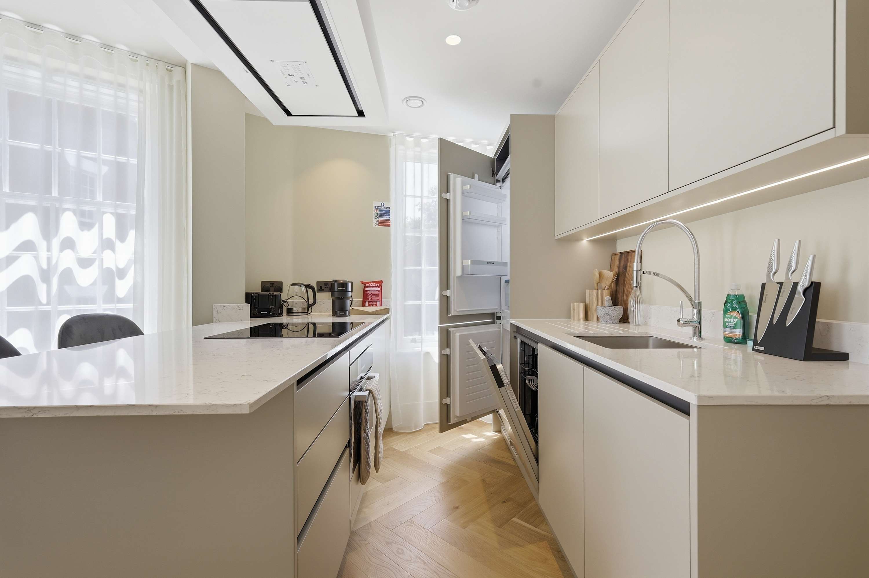 Cheyne Riverwood | Luxury Chelsea Retreat for Business & Leisure stays with Thames Views
