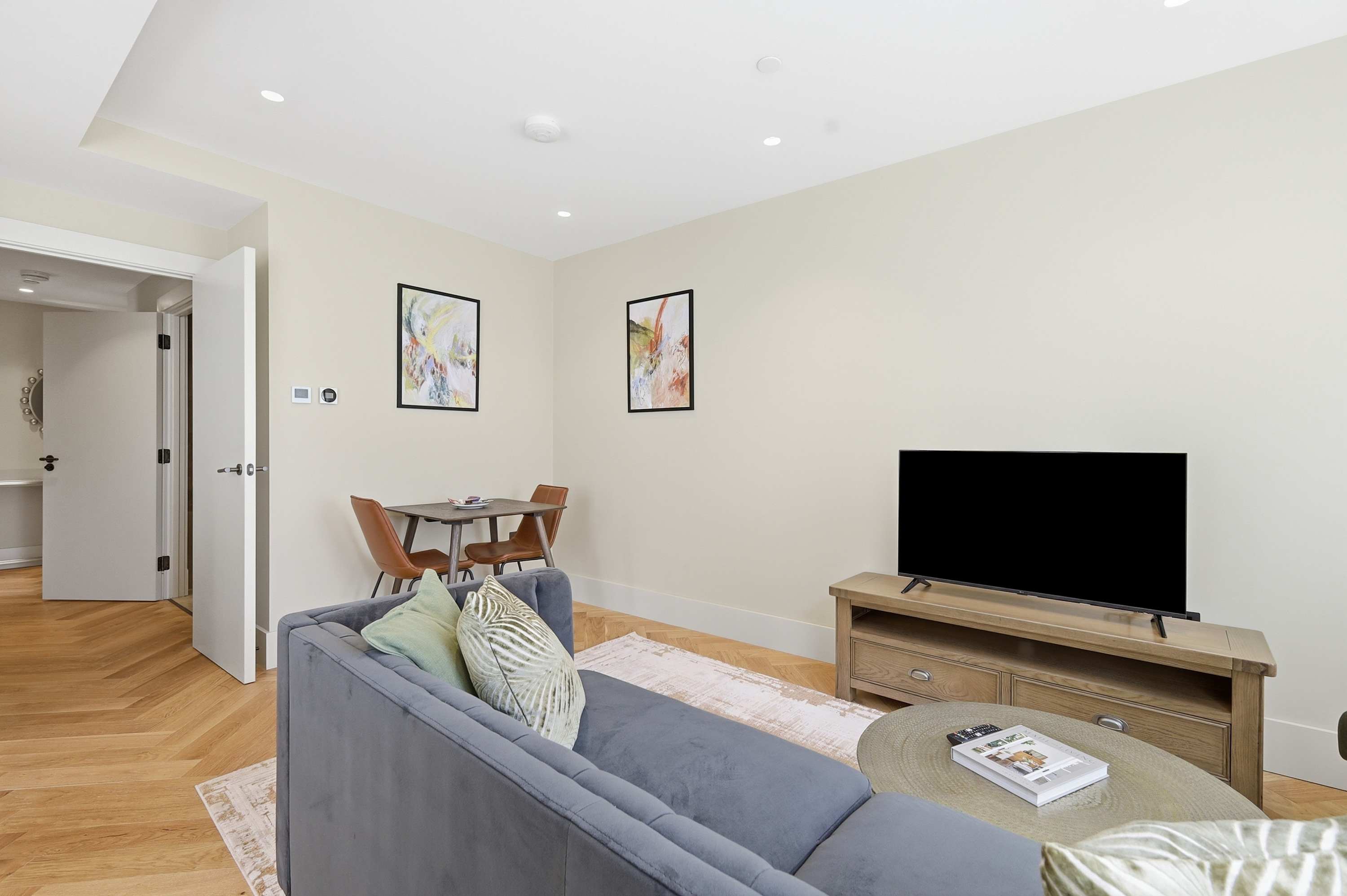 Cheyne Riverwood | Luxury Chelsea Retreat for Business & Leisure stays with Thames Views