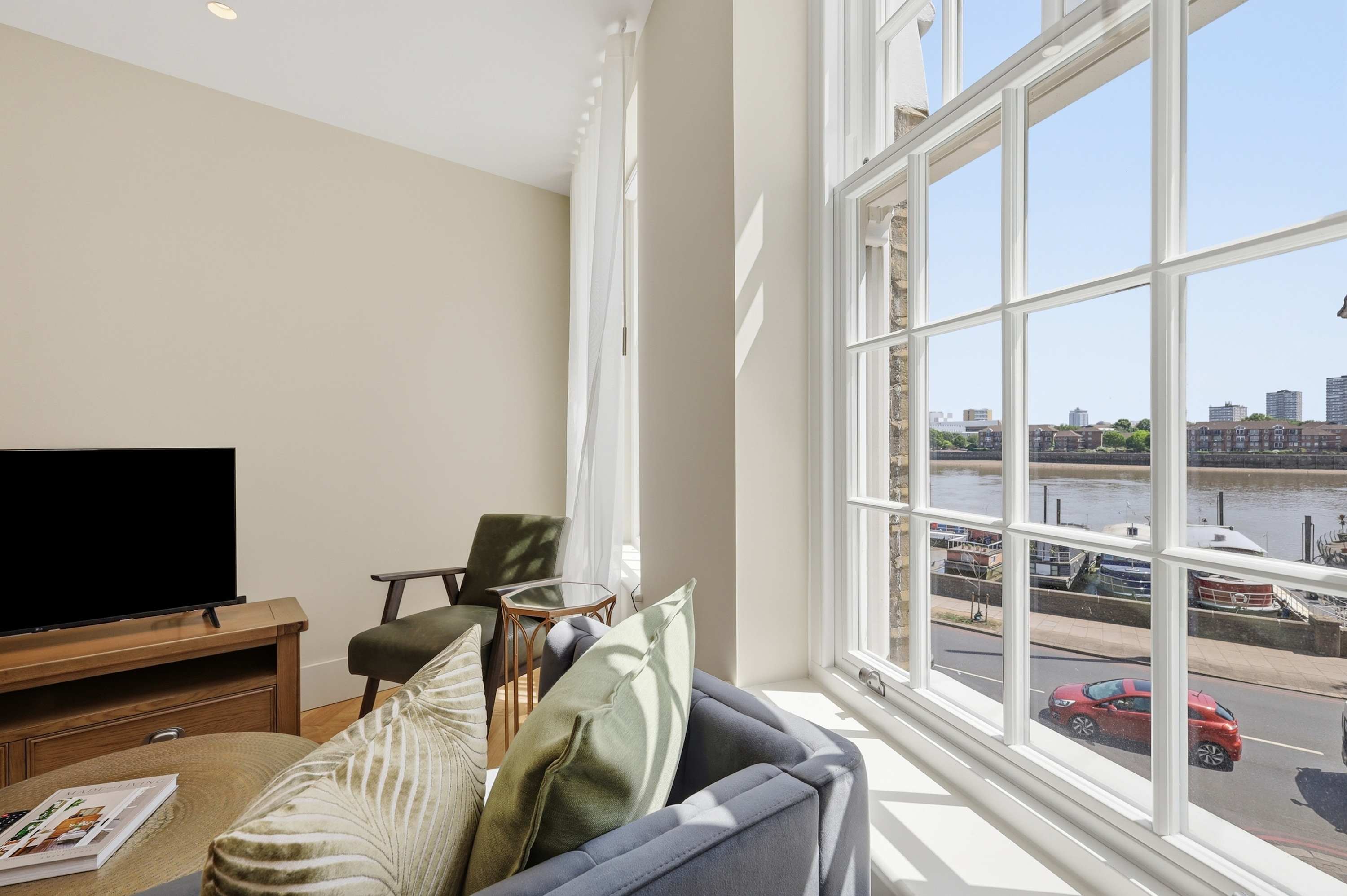 Cheyne Riverwood | Luxury Chelsea Retreat for Business & Leisure stays with Thames Views