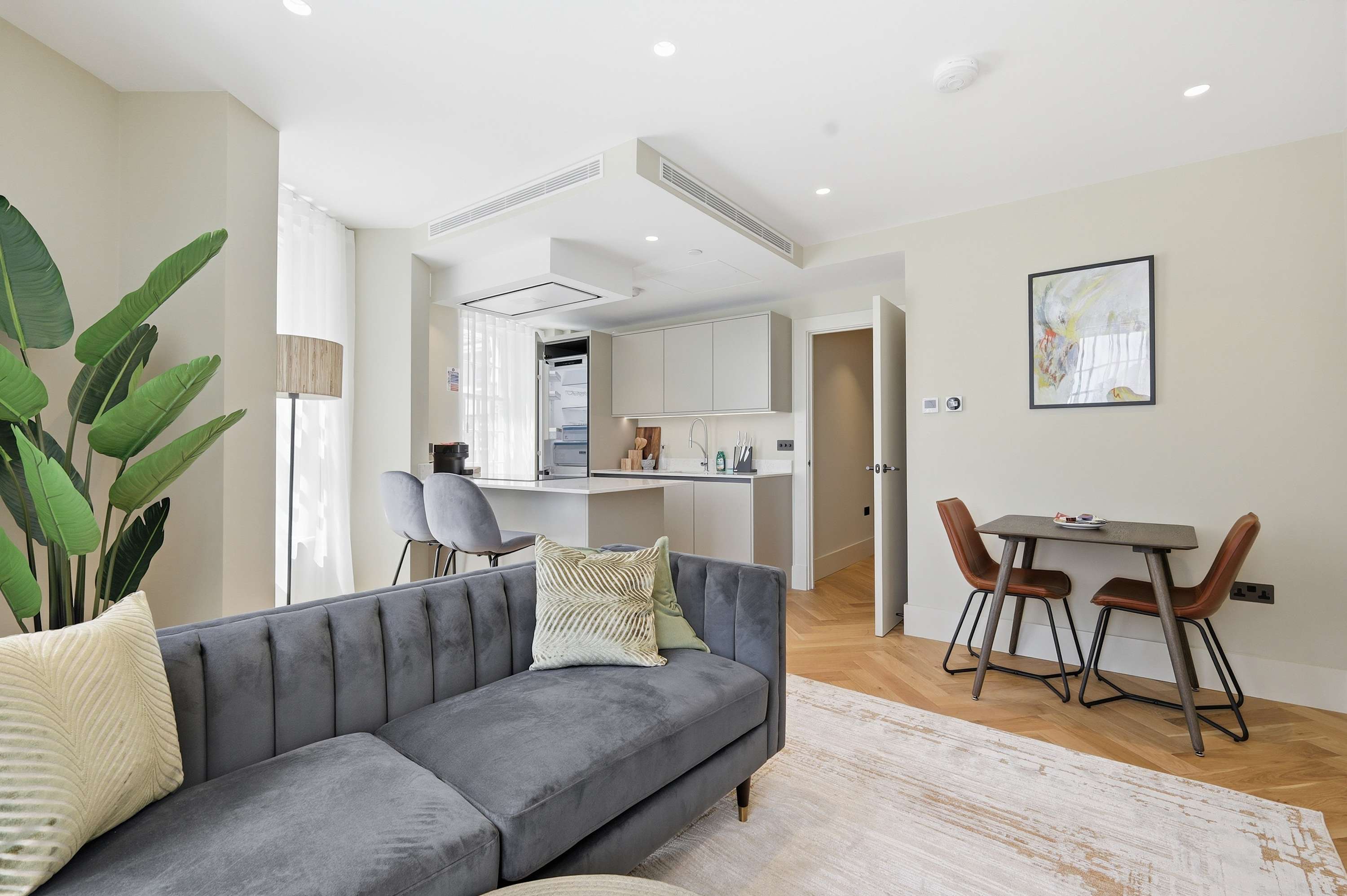 Cheyne Riverwood | Luxury Chelsea Retreat for Business & Leisure stays with Thames Views