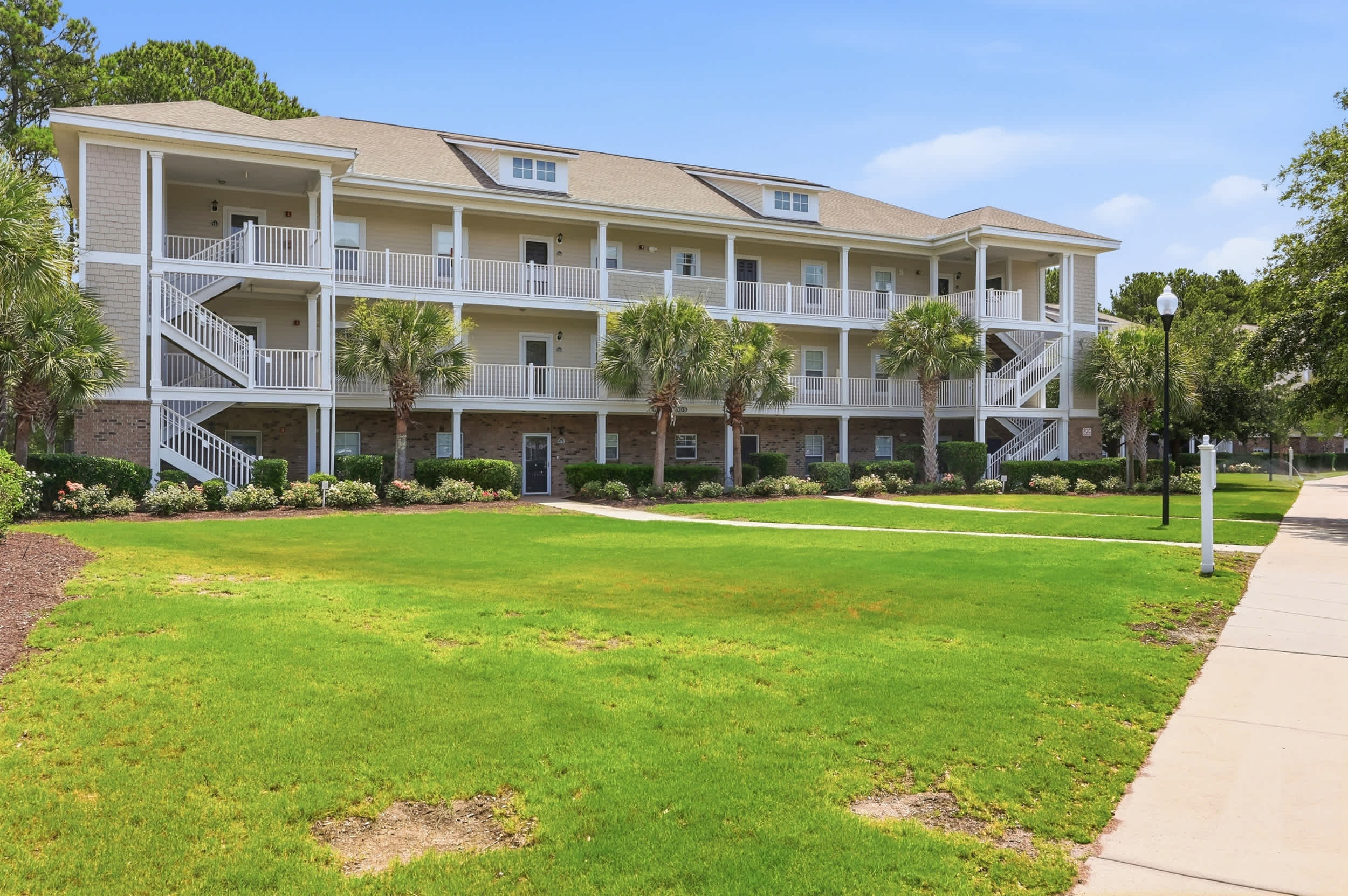 Easy Breezy at Barefoot Resort w Amazing Pool