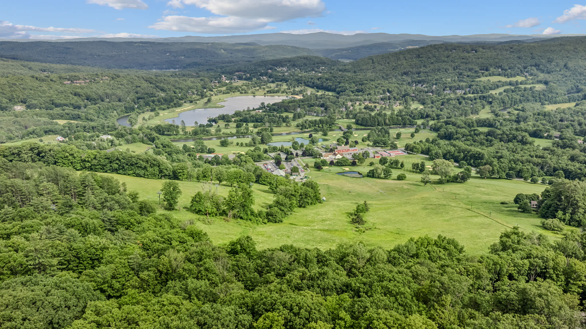 Mountain Views, Walk to Ski Hill - Kingswood 1A