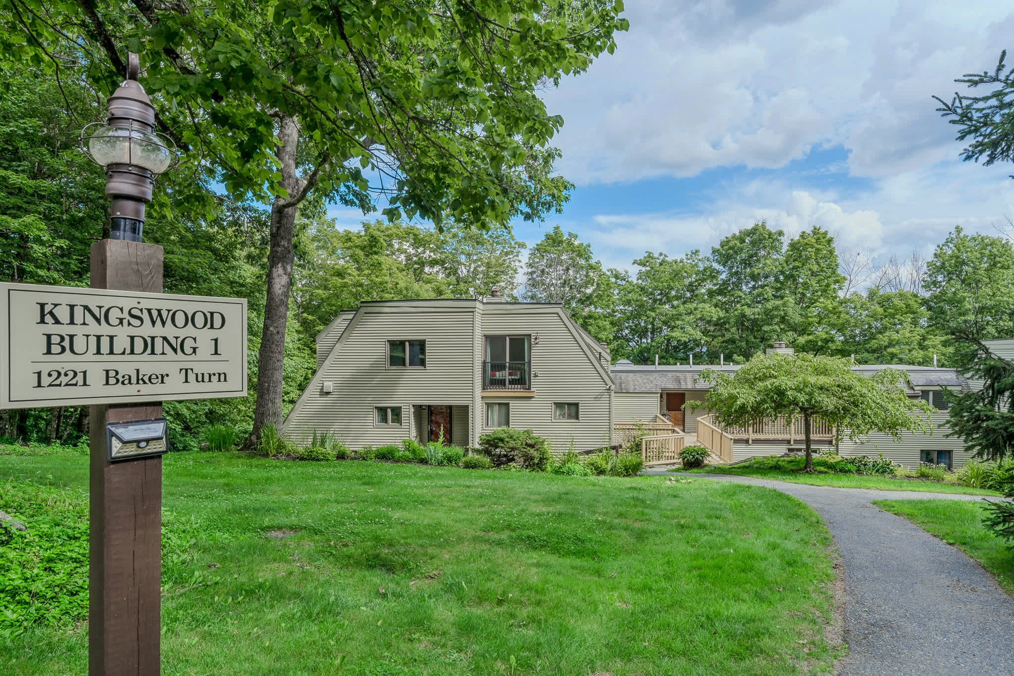 Mountain Views, Walk to Ski Hill - Kingswood 1A